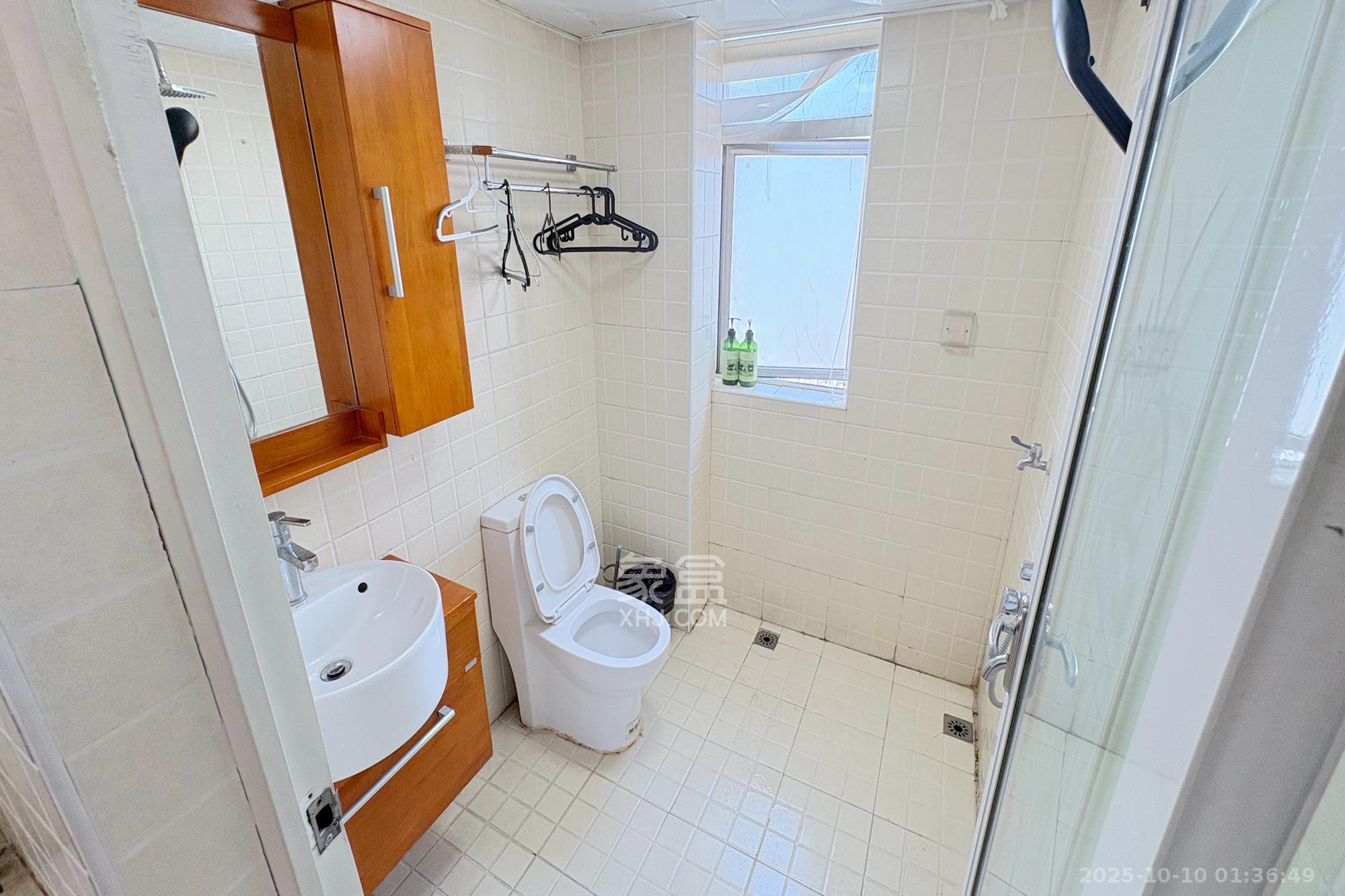 君临国际 1室1厅1卫 38.0万 君临国际 1室1厅1卫 38.0万卫生间