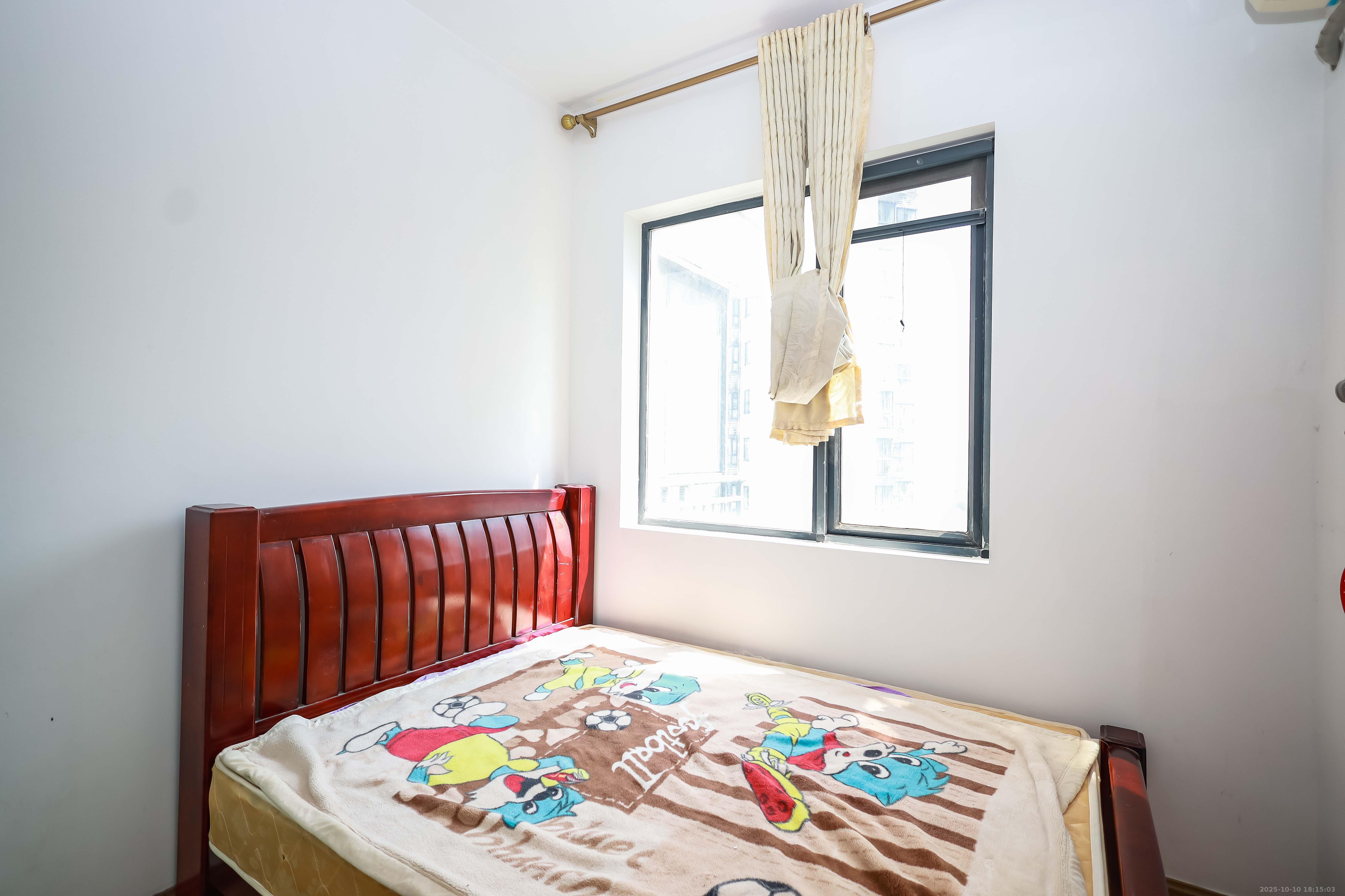 莱茵城  3室2厅1卫    62.0万卧室