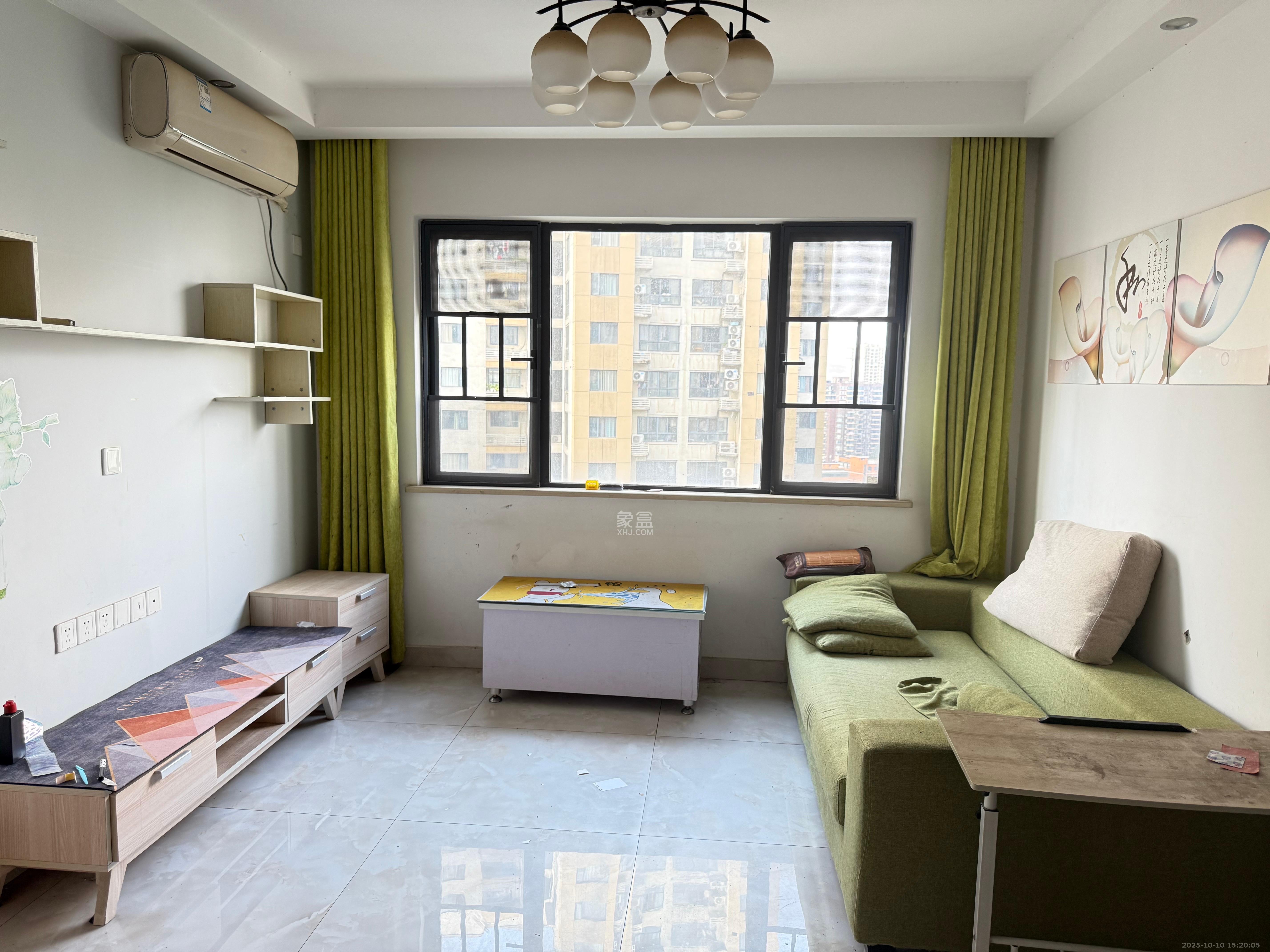 好莱城(弘德西街) 3室2厅1卫 2100.0元/月 好莱城(弘德西街) 3室2厅1卫 2100.0元/月室内图