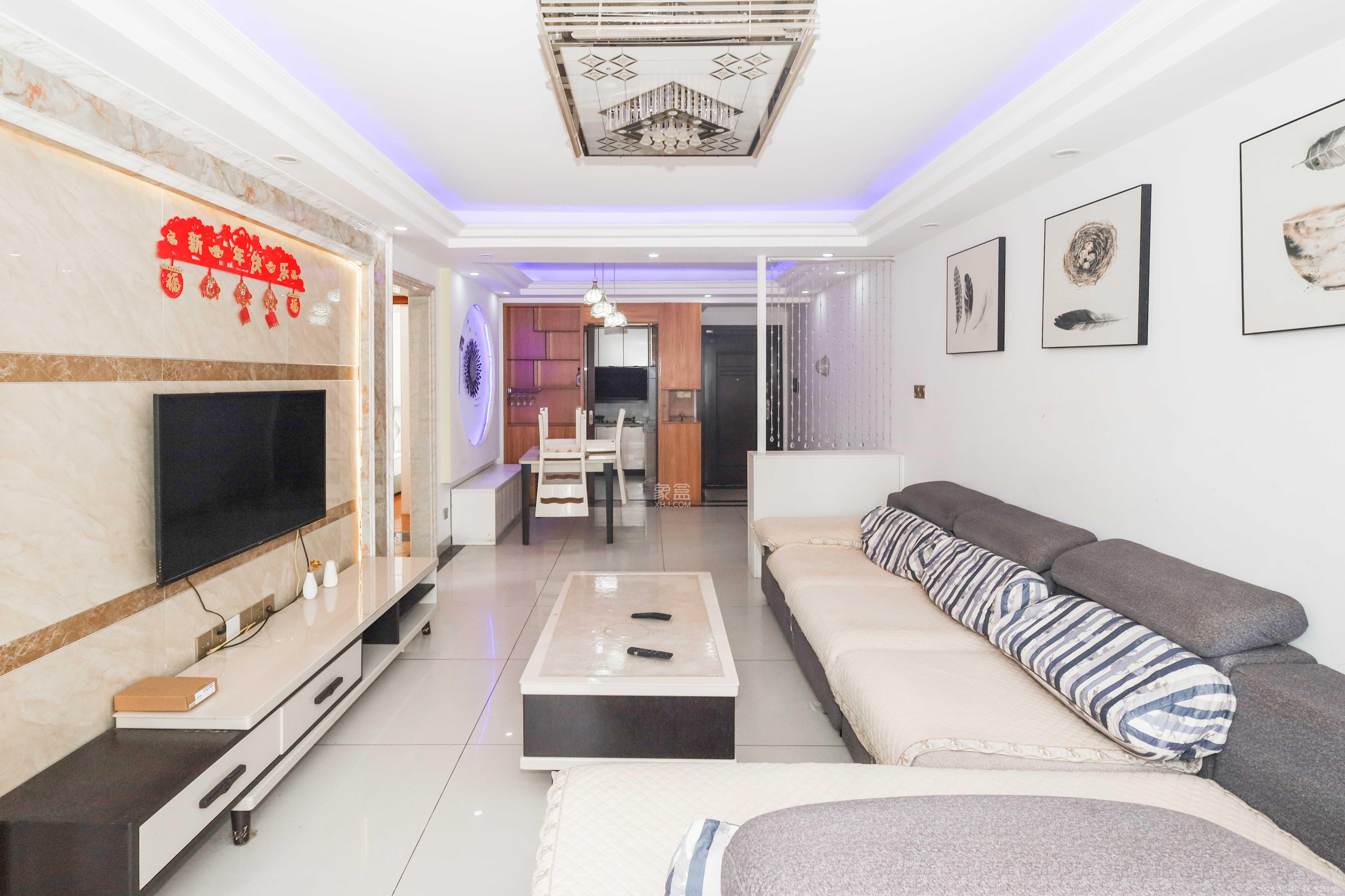 好莱城(弘德西街) 3室2厅1卫 85.0万 好莱城(弘德西街) 3室2厅1卫 85.0万客厅