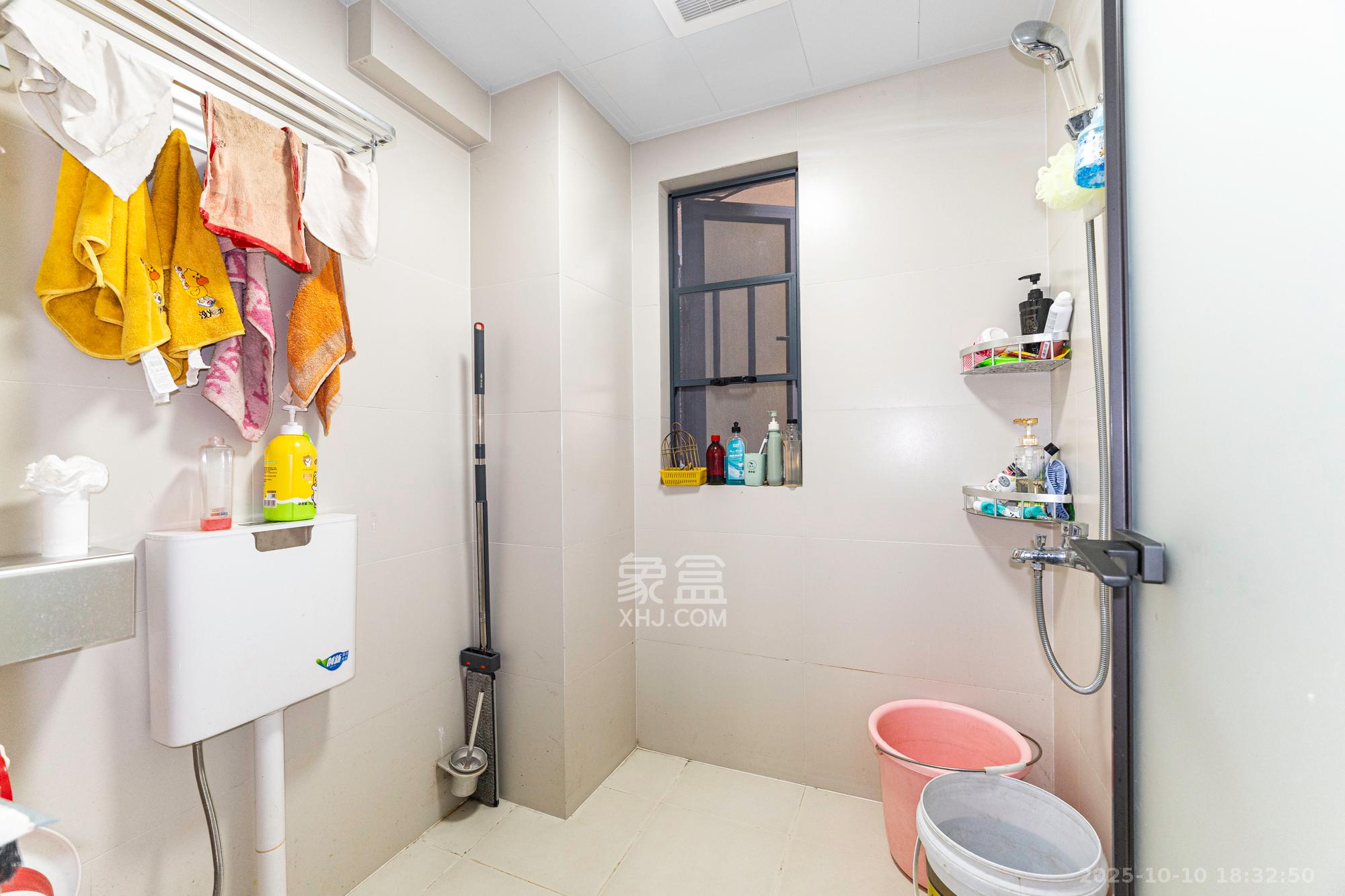 保利金香槟 3室2厅2卫 129.0万 保利金香槟 3室2厅2卫 129.0万卫生间