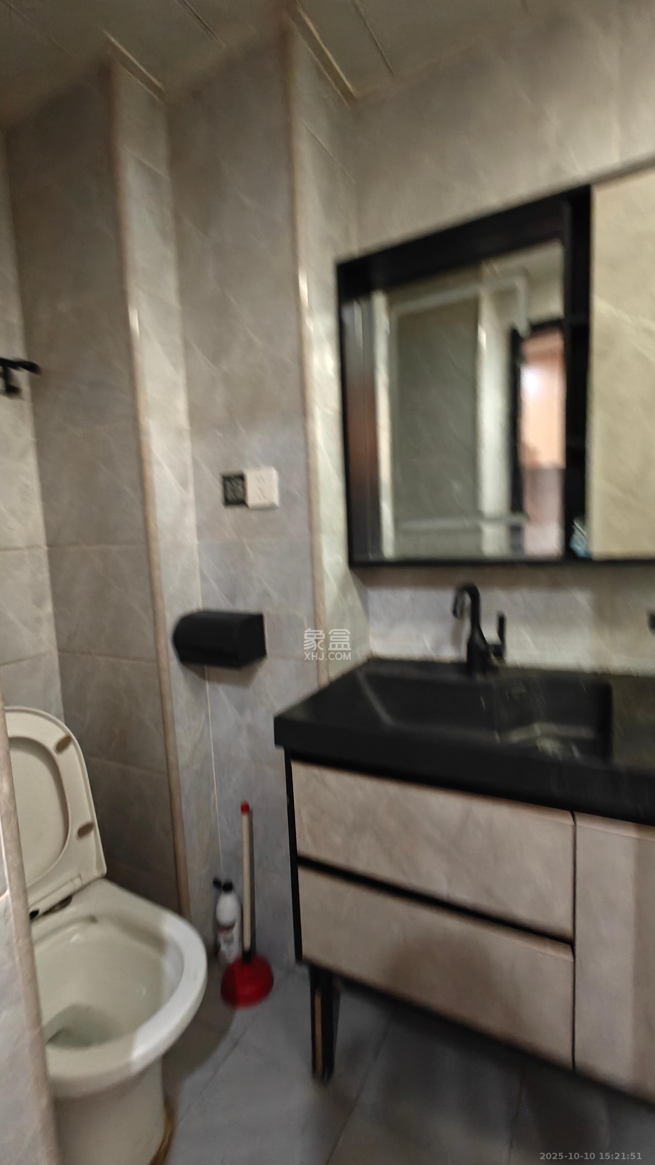 海伦春天 1室1厅1卫 1200.0元/月 海伦春天 1室1厅1卫 1200.0元/月室内图