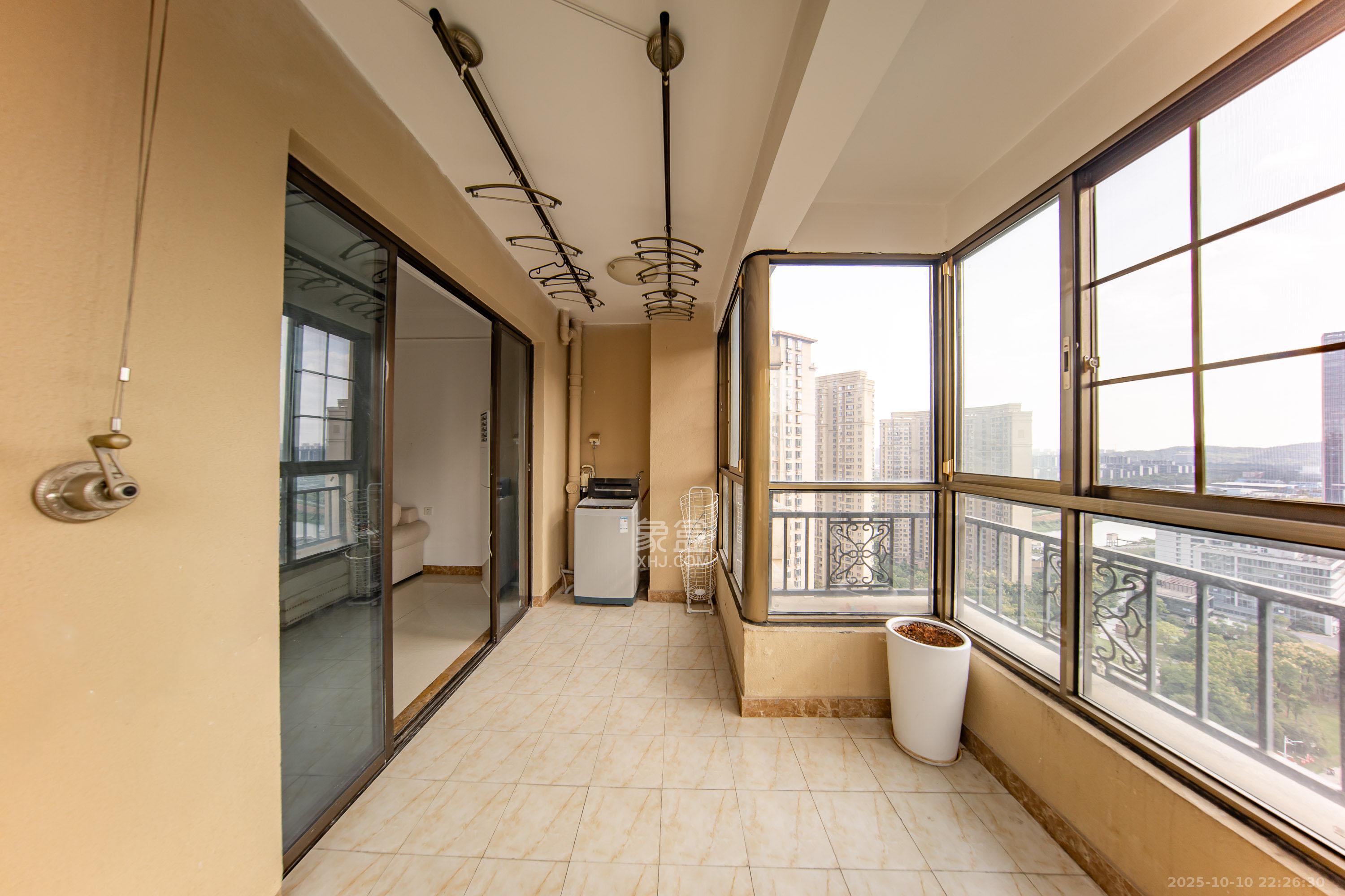 江山帝景哈佛  2室2厅1卫    72.0万 江山帝景哈佛  2室2厅1卫    72.0万阳台