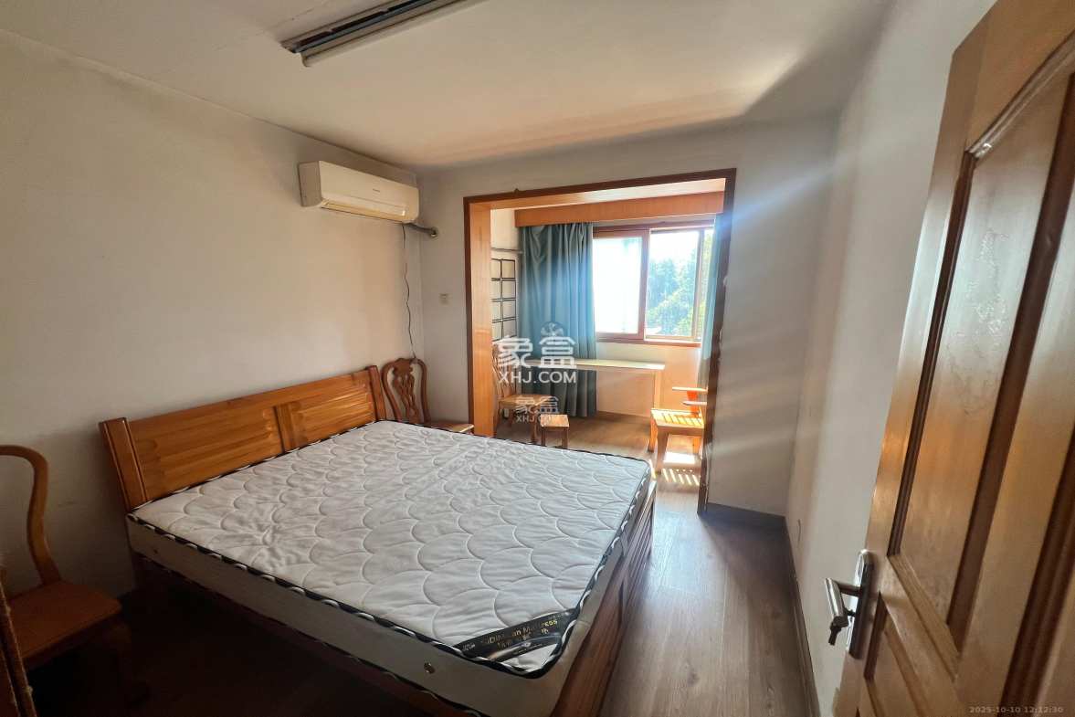 湖南中医药大学梨子山宿舍 2室2厅1卫 1800.0元/月 湖南中医药大学梨子山宿舍 2室2厅1卫 1800.0元/月室内图