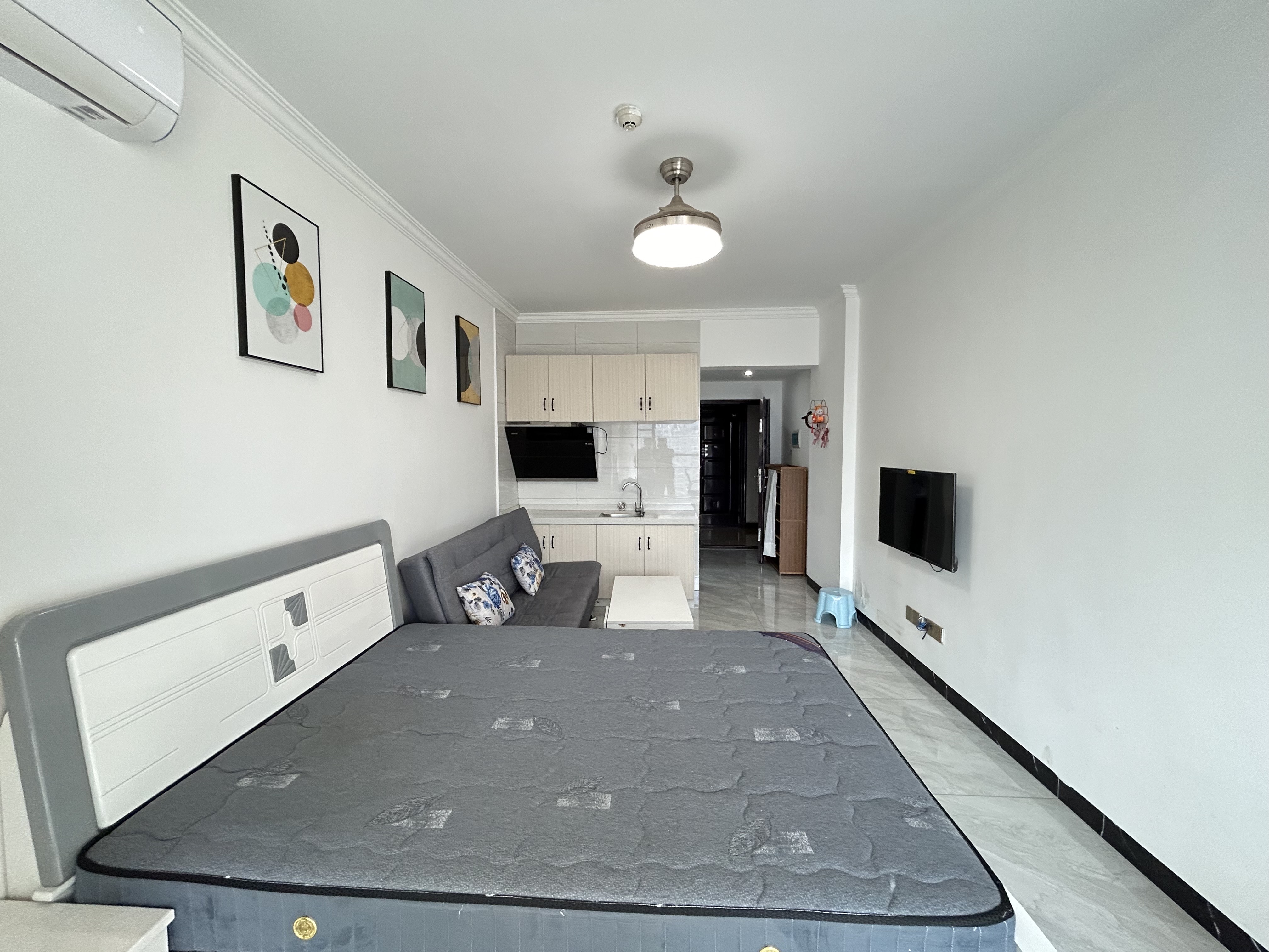 天门中央广场  1室1厅1卫    1200.0元/月室内图