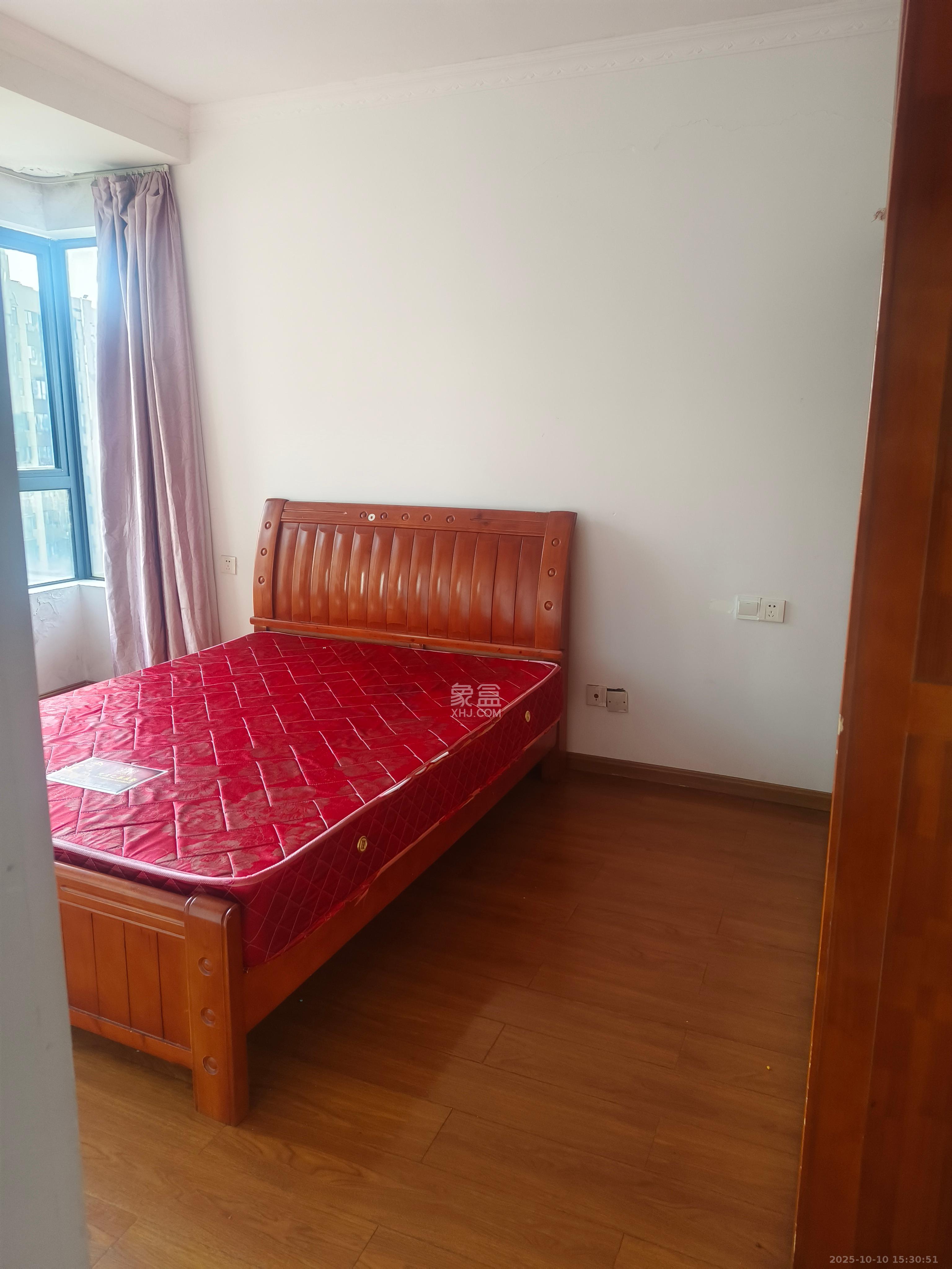 长房时代城 3室2厅1卫 2200.0元/月 长房时代城 3室2厅1卫 2200.0元/月室内图