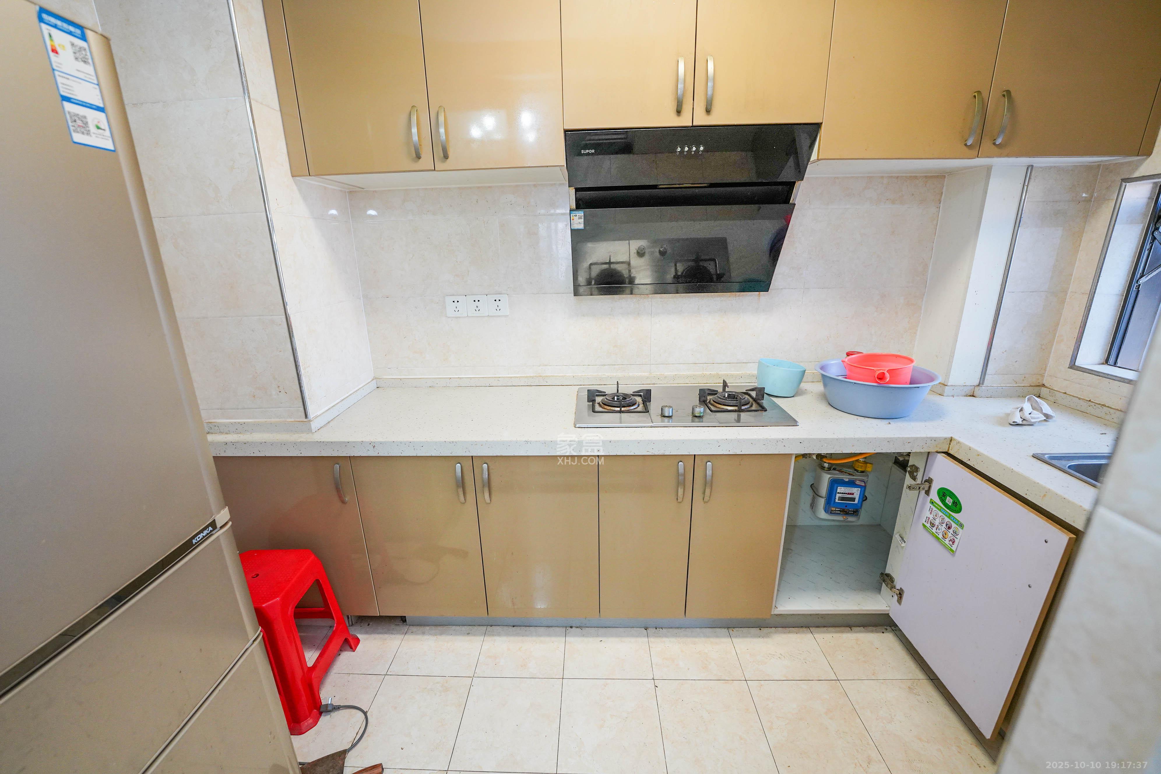 汇金城/嘉华城（二期、三期）  3室2厅2卫    118.0万厨房