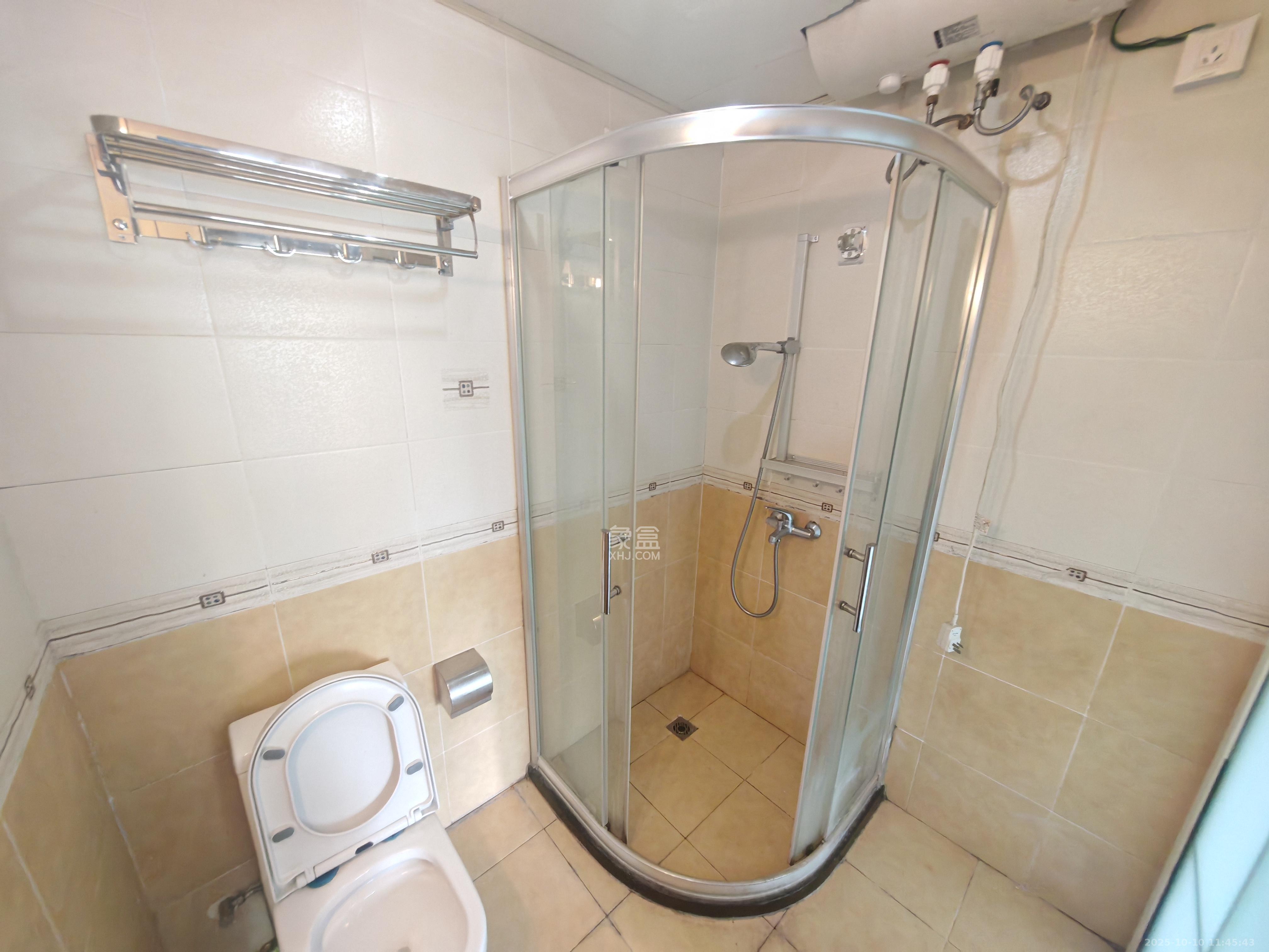 五一华府 3室2厅2卫 5000.0元/月 五一华府 3室2厅2卫 5000.0元/月室内图