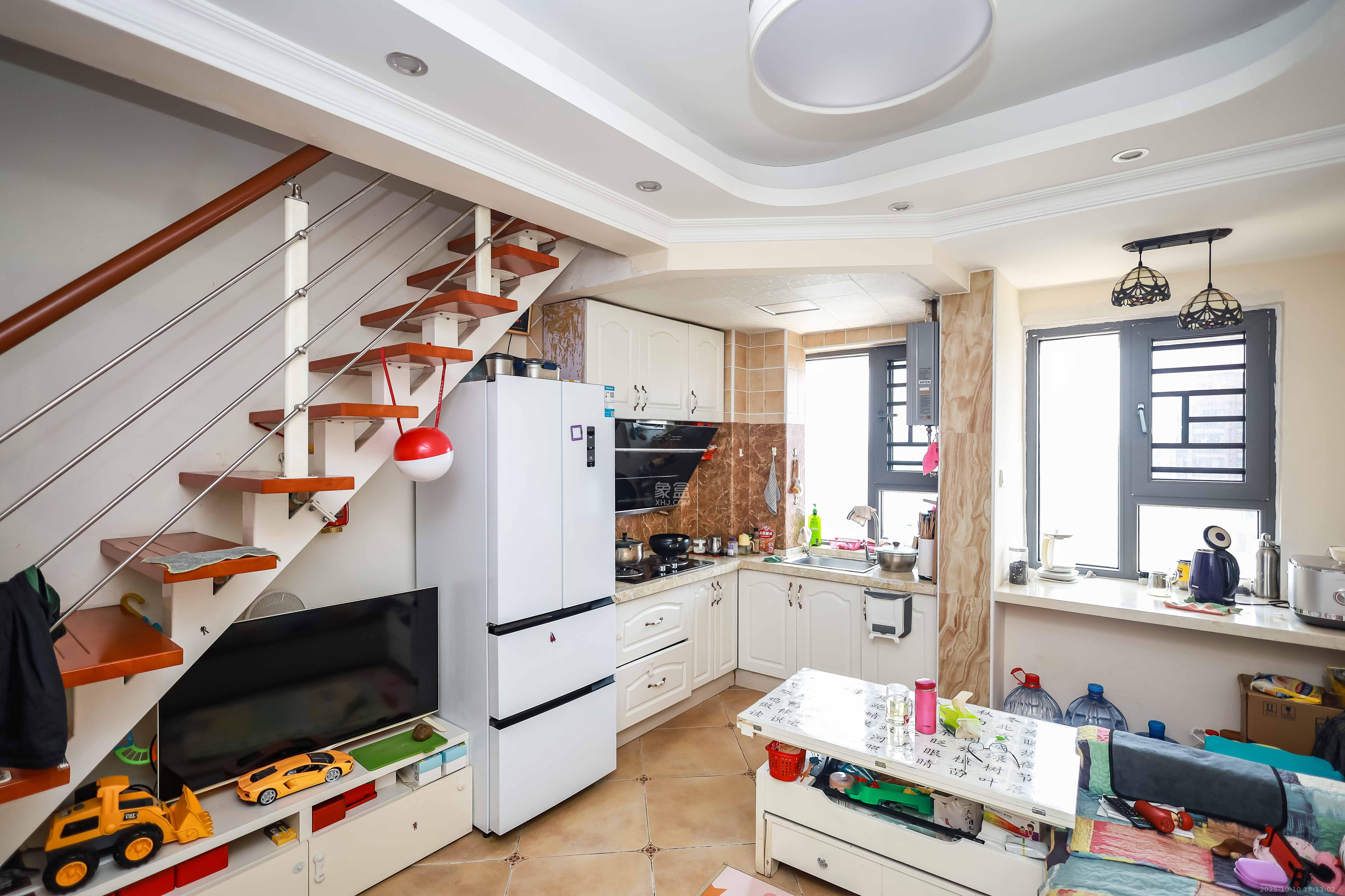 联美品格  1室1厅1卫    35.0万客厅