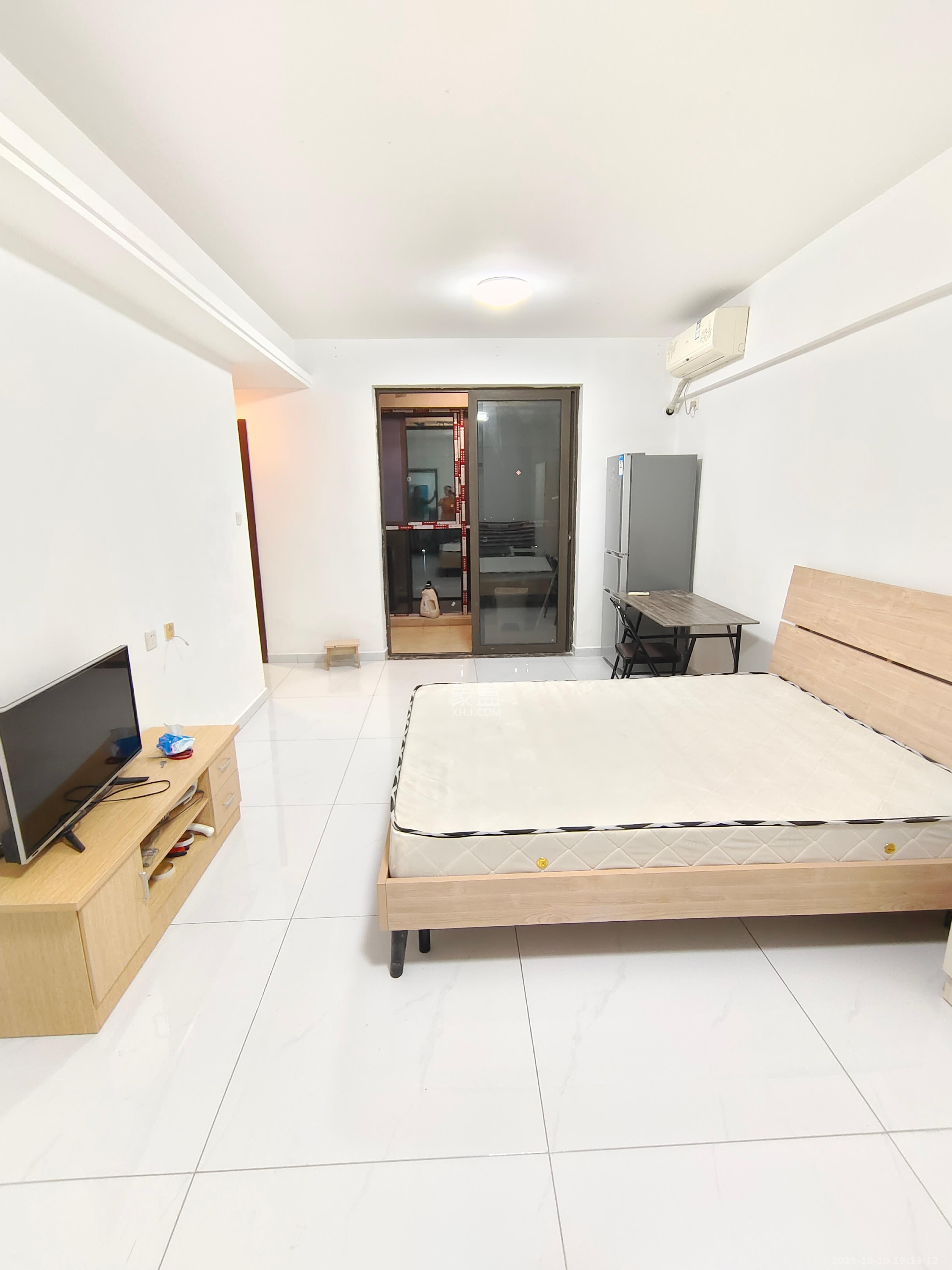 绿地公馆(绿地名邸)  1室1厅1卫    1700.0元/月 绿地公馆(绿地名邸)  1室1厅1卫    1700.0元/月