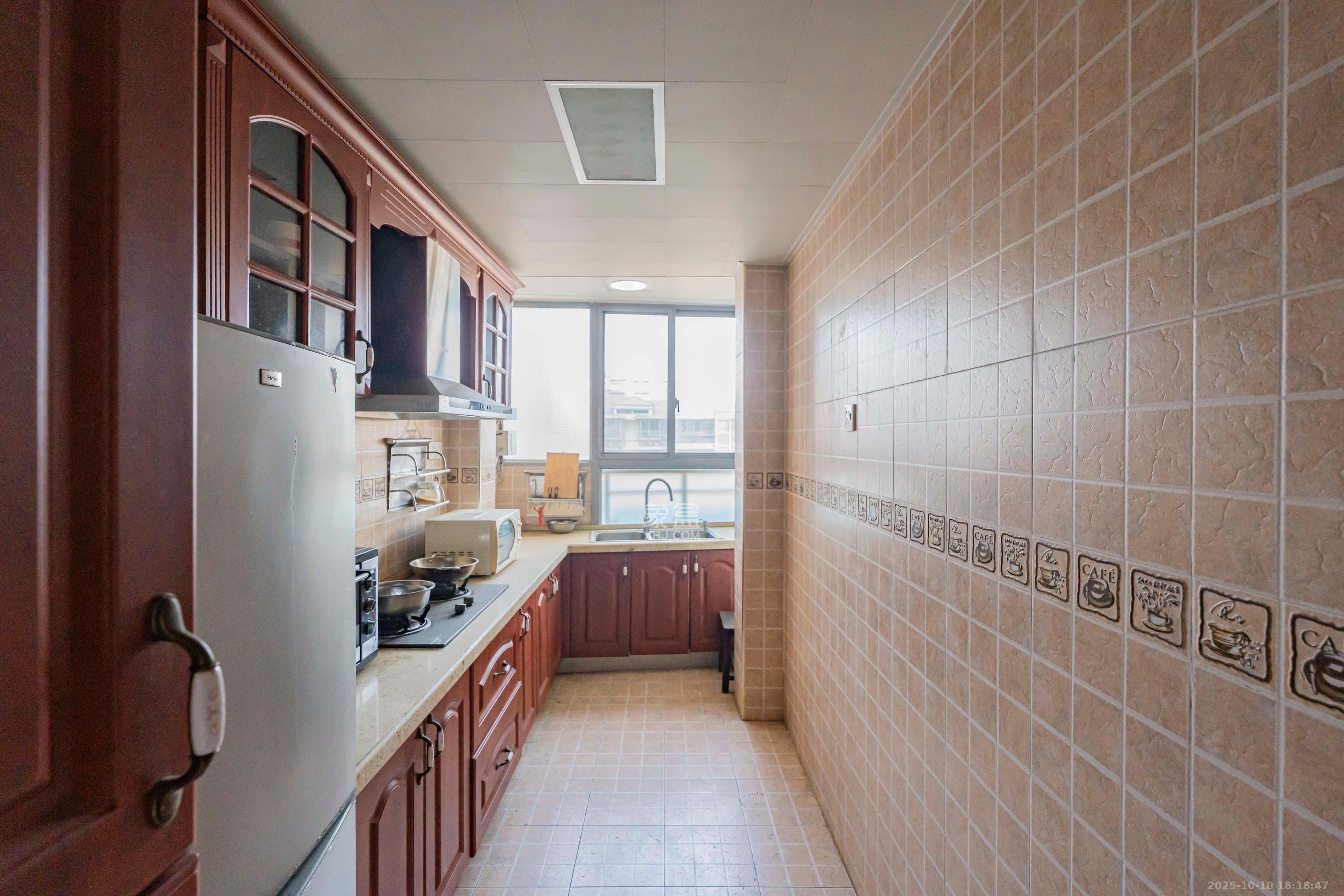 凯乐国际城  2室2厅1卫    90.0万厨房