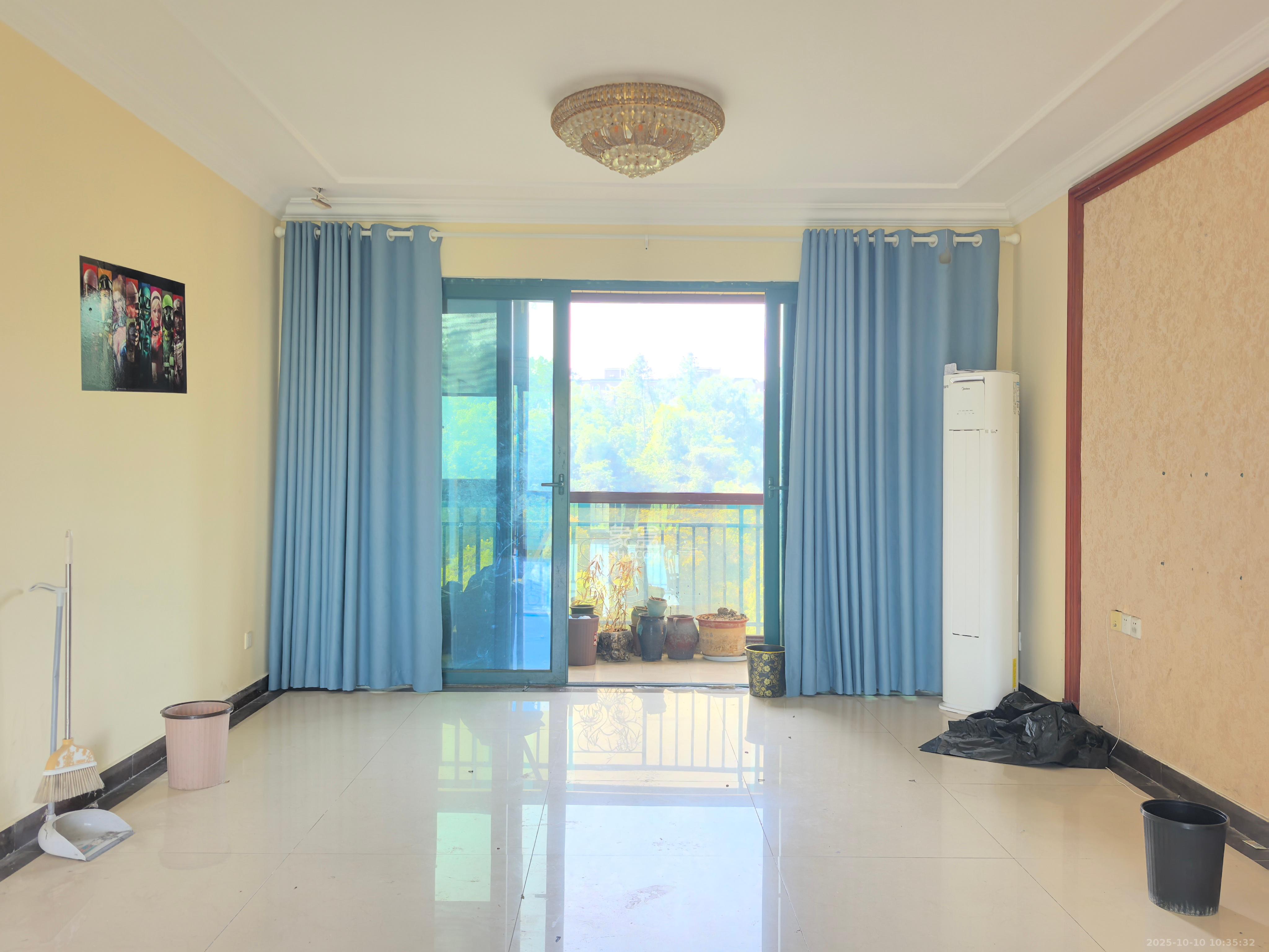 恒大城  4室2厅2卫    3000.0元/月 恒大城  4室2厅2卫    3000.0元/月