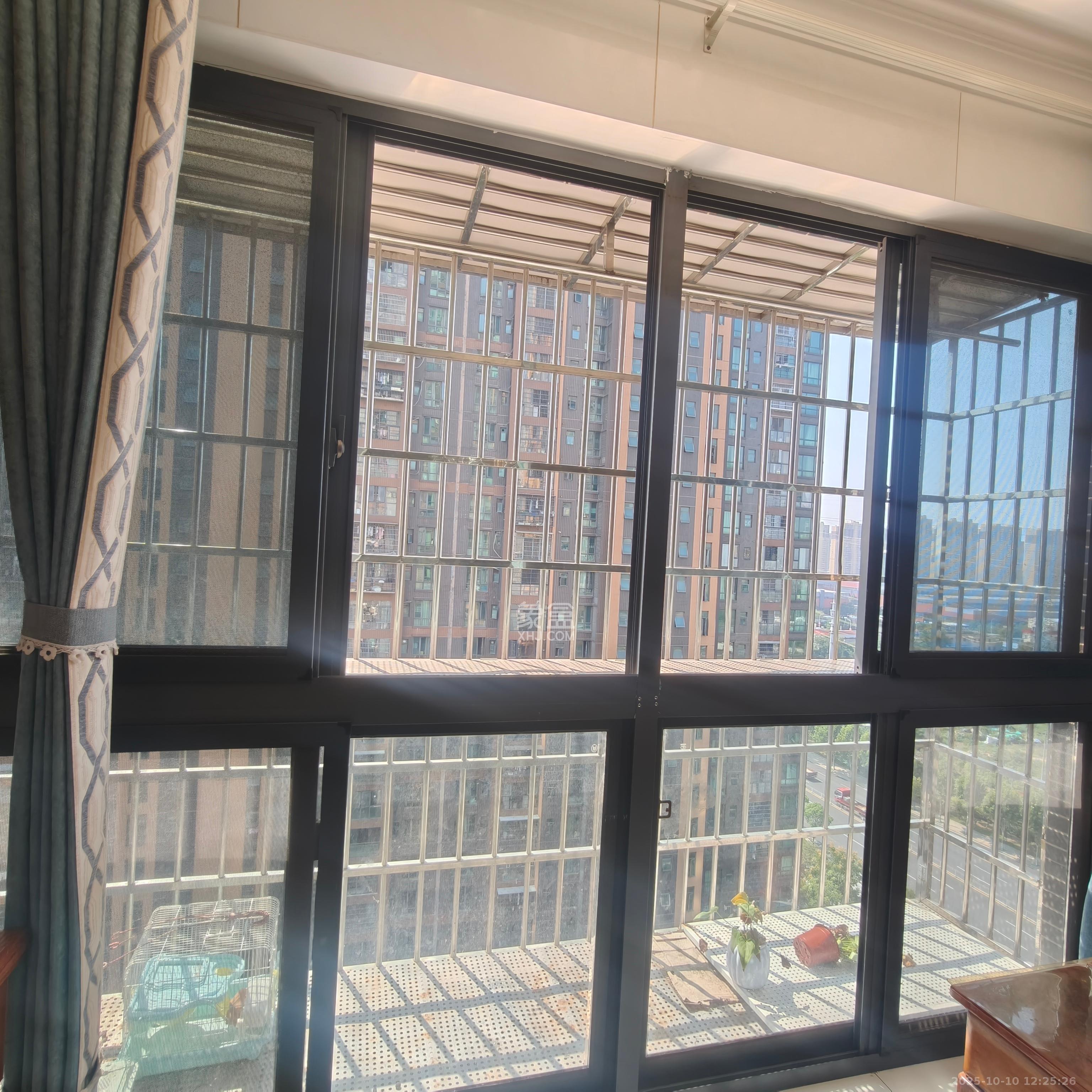 海伦春天 3室2厅2卫 2400.0元/月 海伦春天 3室2厅2卫 2400.0元/月室内图