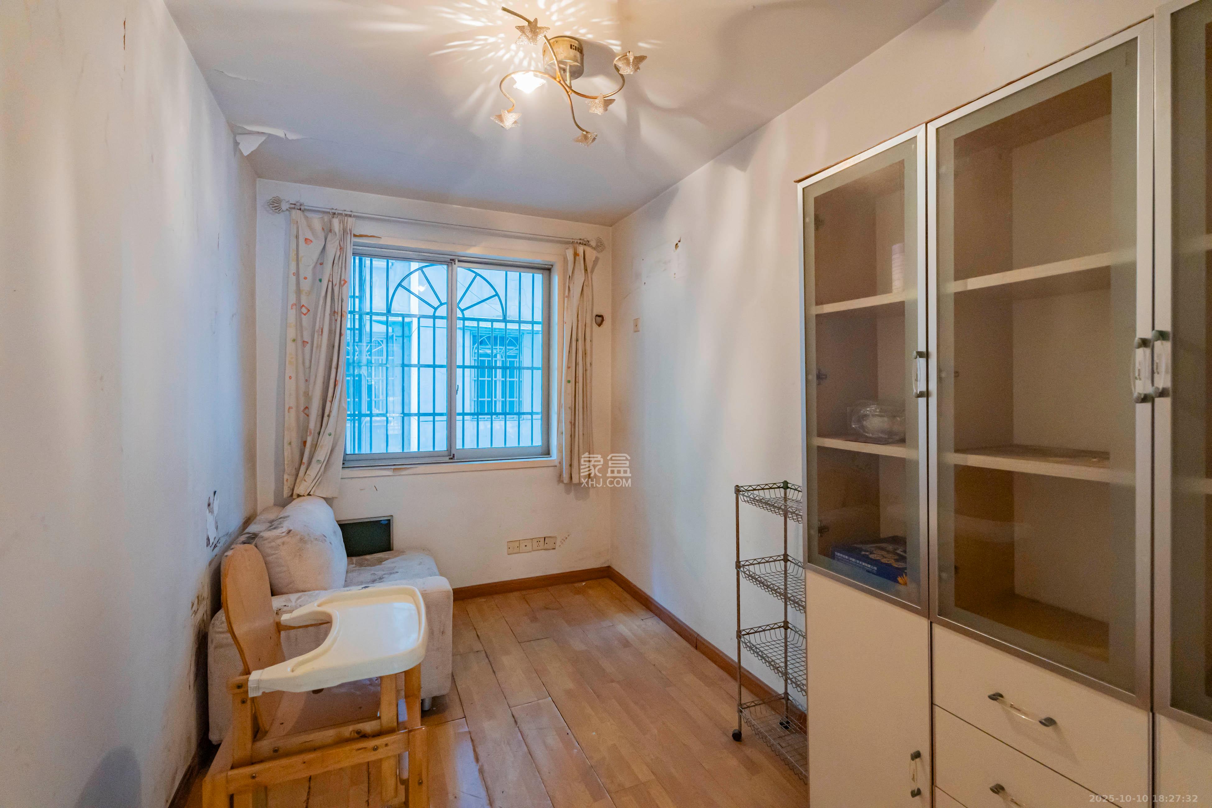 金帆小区 3室2厅2卫 79.88万 金帆小区 3室2厅2卫 79.88万卧室