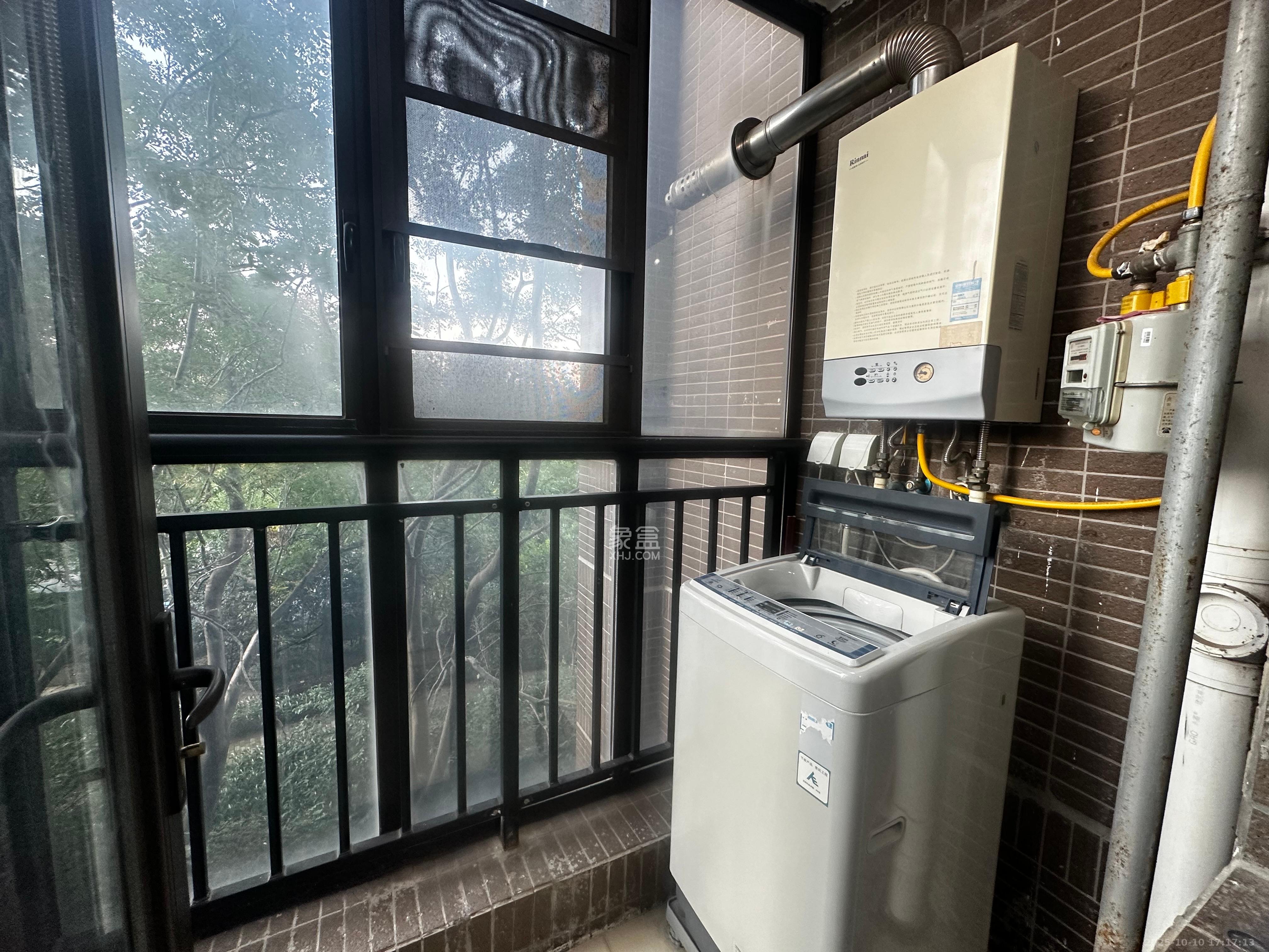 中海国际一期  3室2厅2卫    2300.0元/月室内图