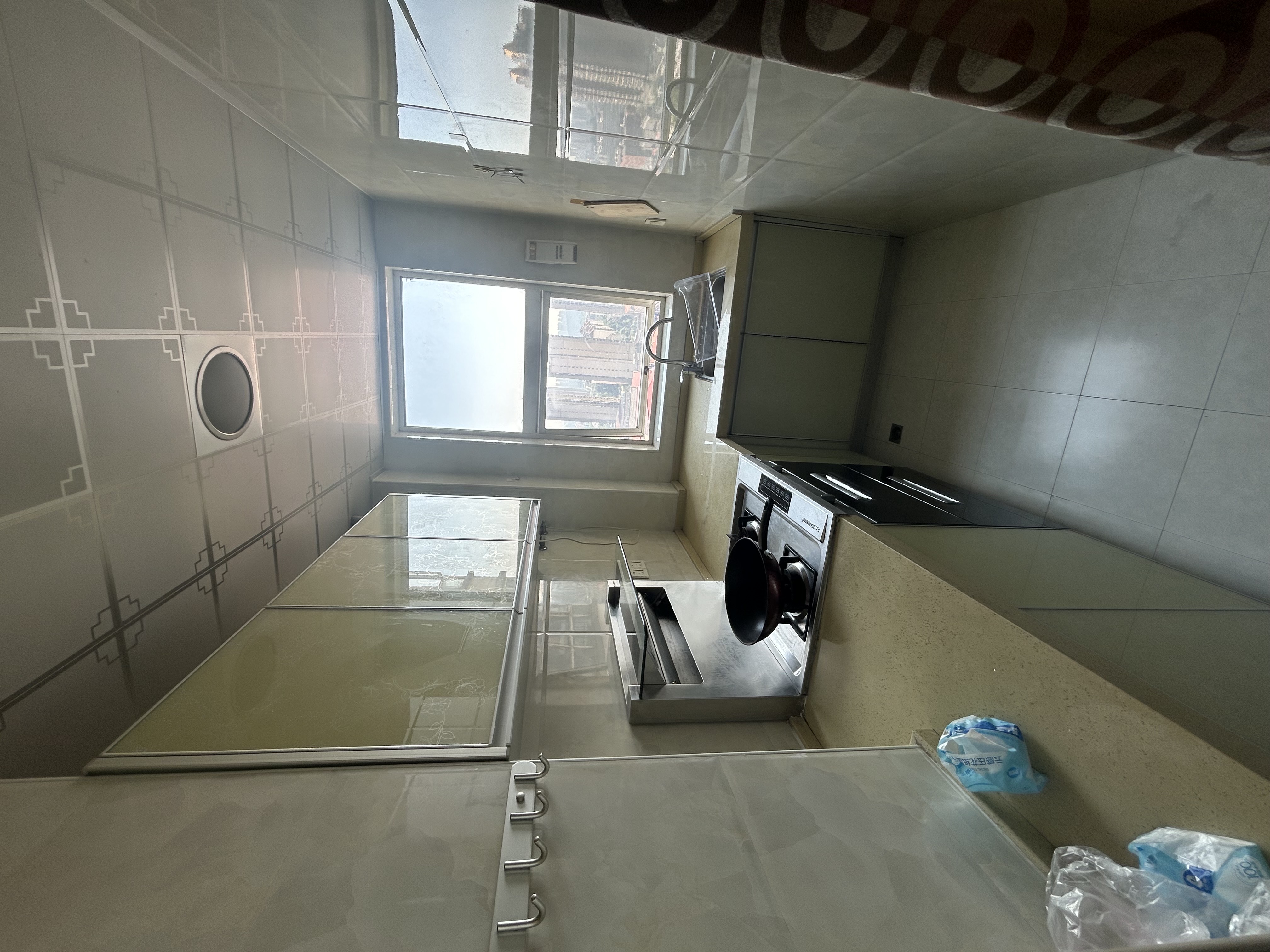 鸿泰国际 1室1厅1卫 23.8万 鸿泰国际 1室1厅1卫 23.8万客厅