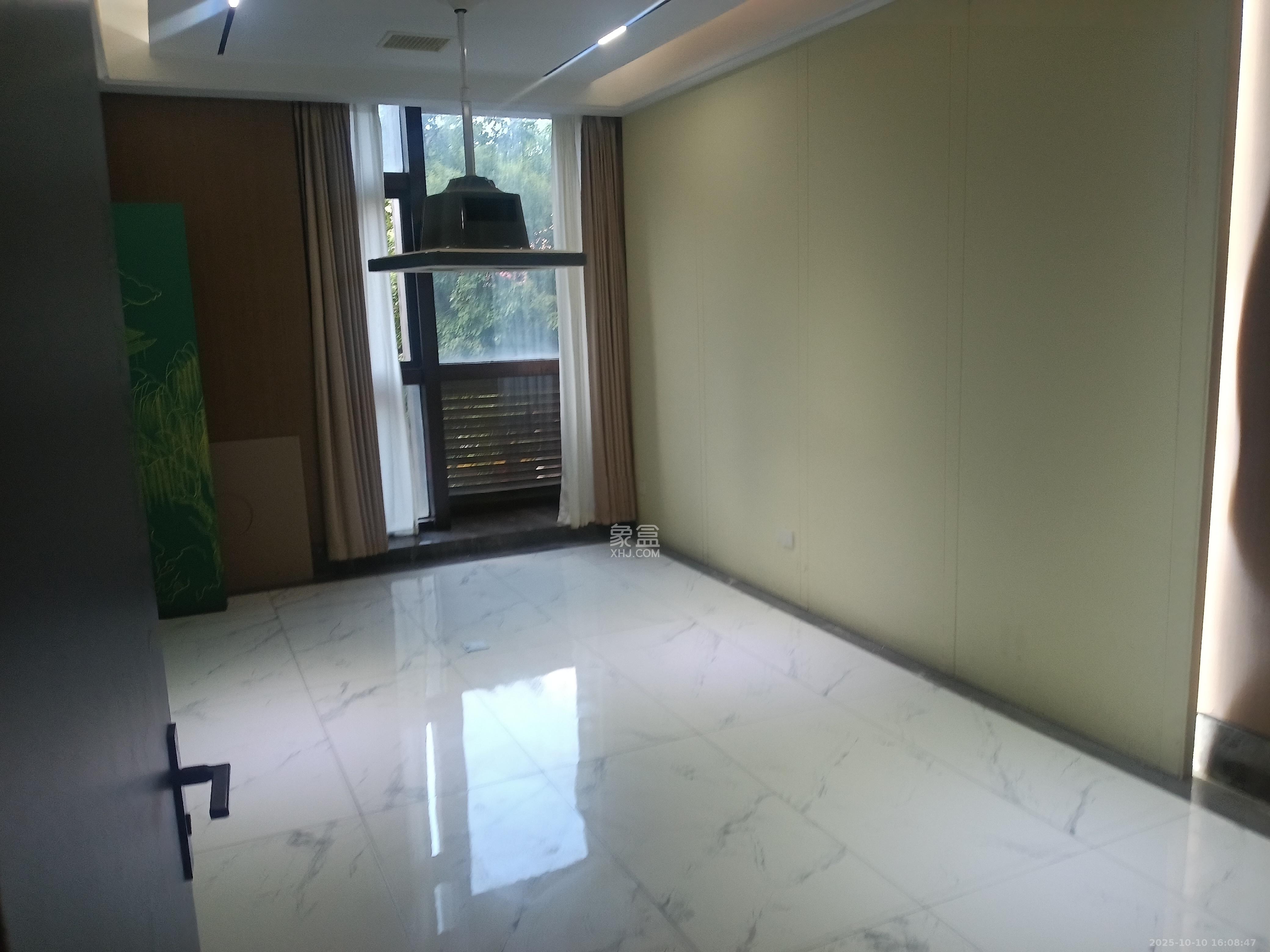 铂宫   1111.36㎡      19000.0元/月室内图