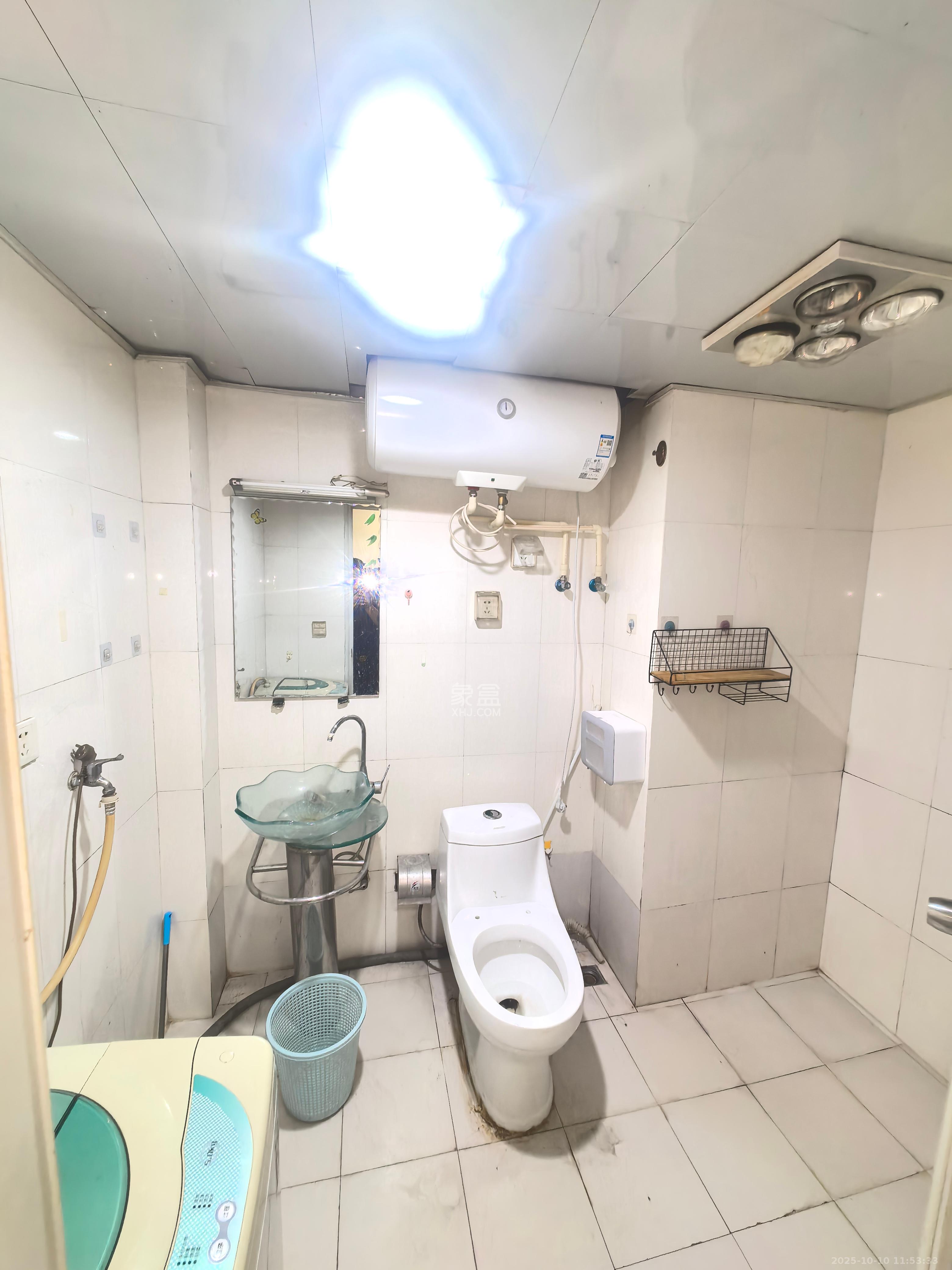 金港湾 1室1厅1卫 1300.0元/月 金港湾 1室1厅1卫 1300.0元/月室内图