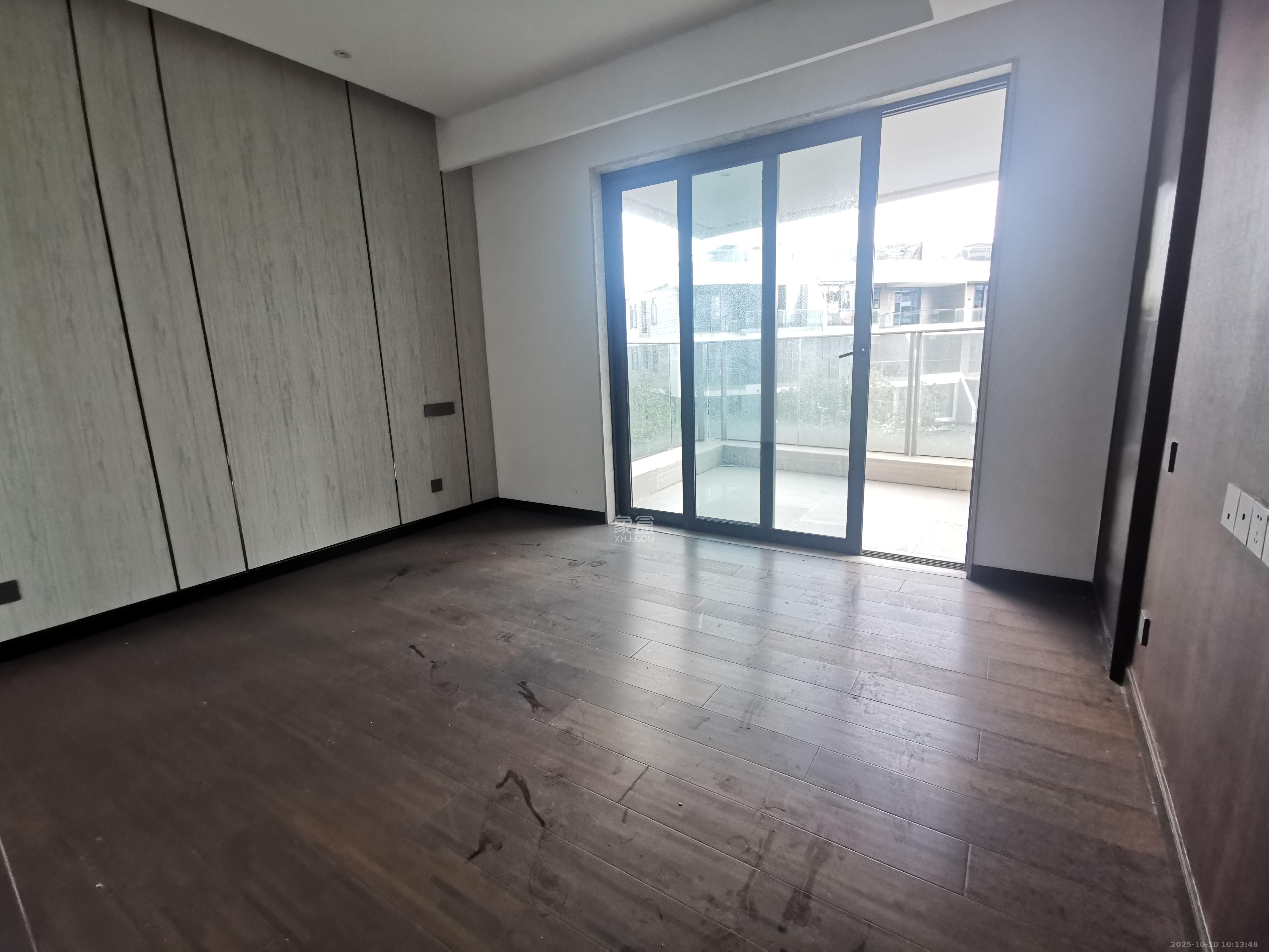 珠江颐德公馆  4室2厅2卫    10000.0元/月室内图