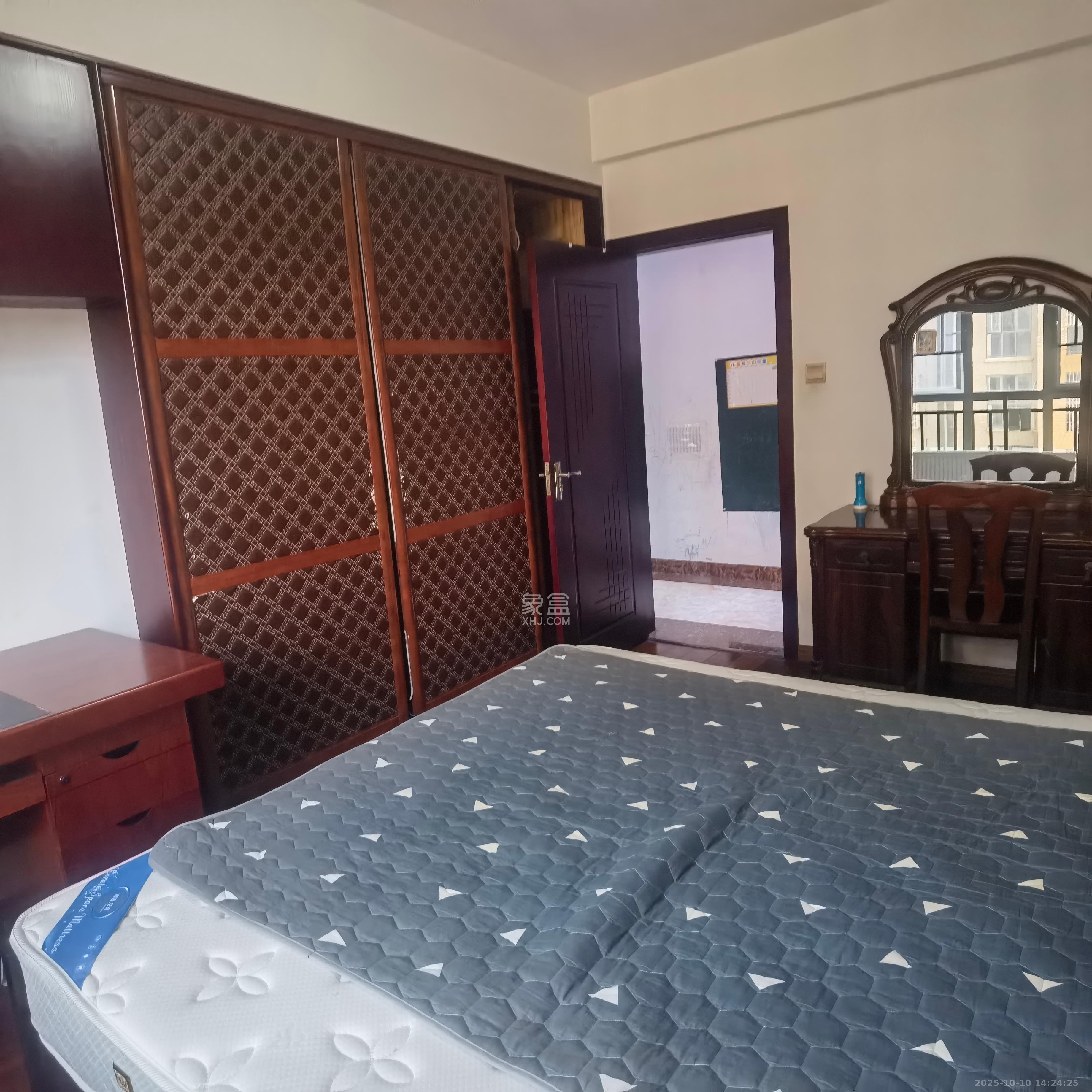 东岸梅园小区  1室0厅0卫    3200.0元/月室内图