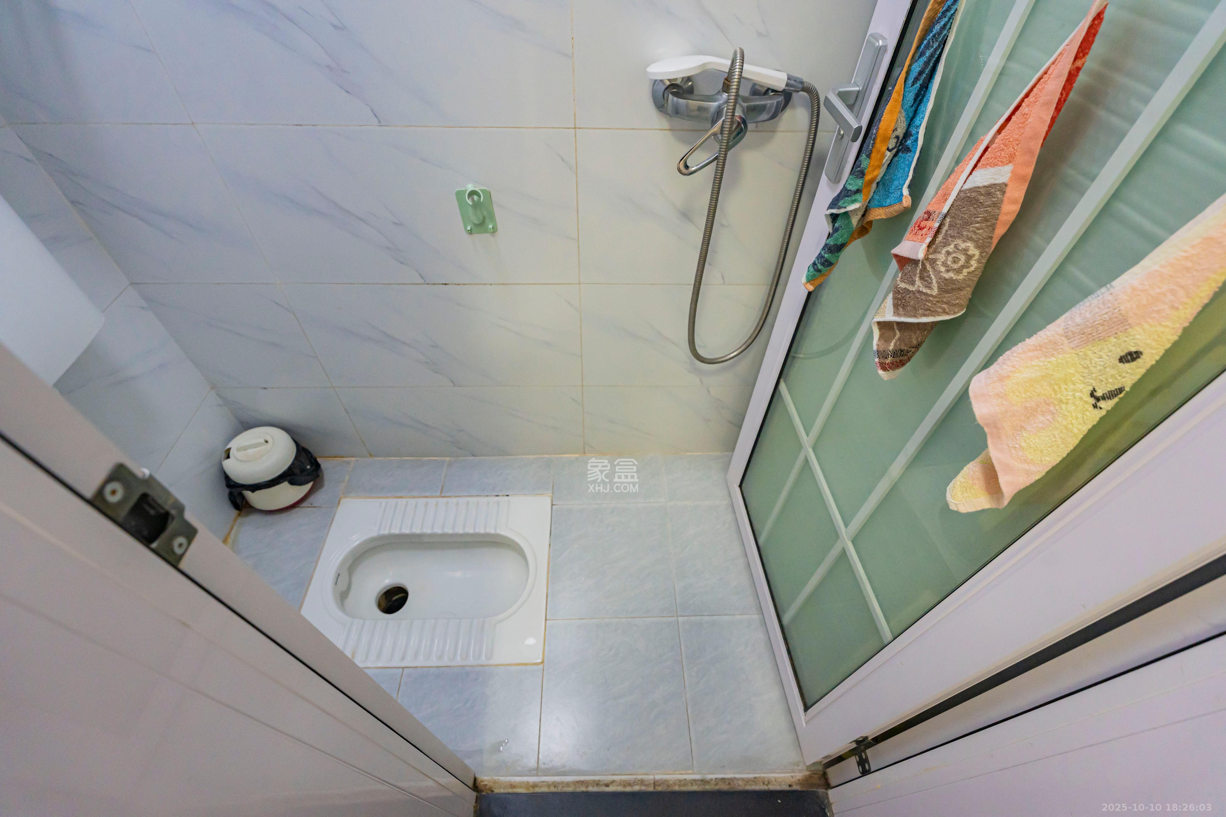 海洋半岛（月珑湾）  3室2厅1卫    100.0万卫生间