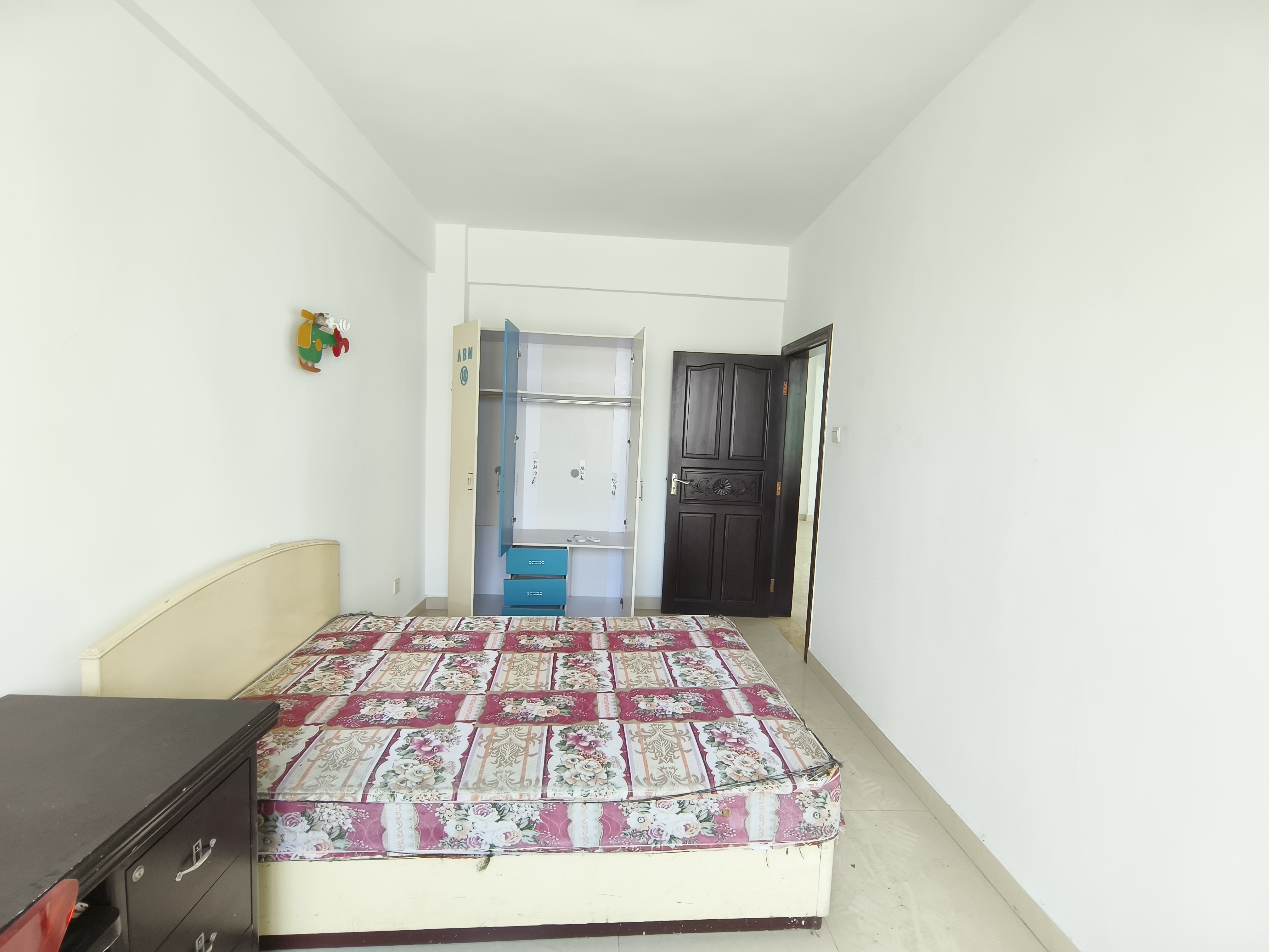 华秀小区  3室2厅1卫    120.0万客厅