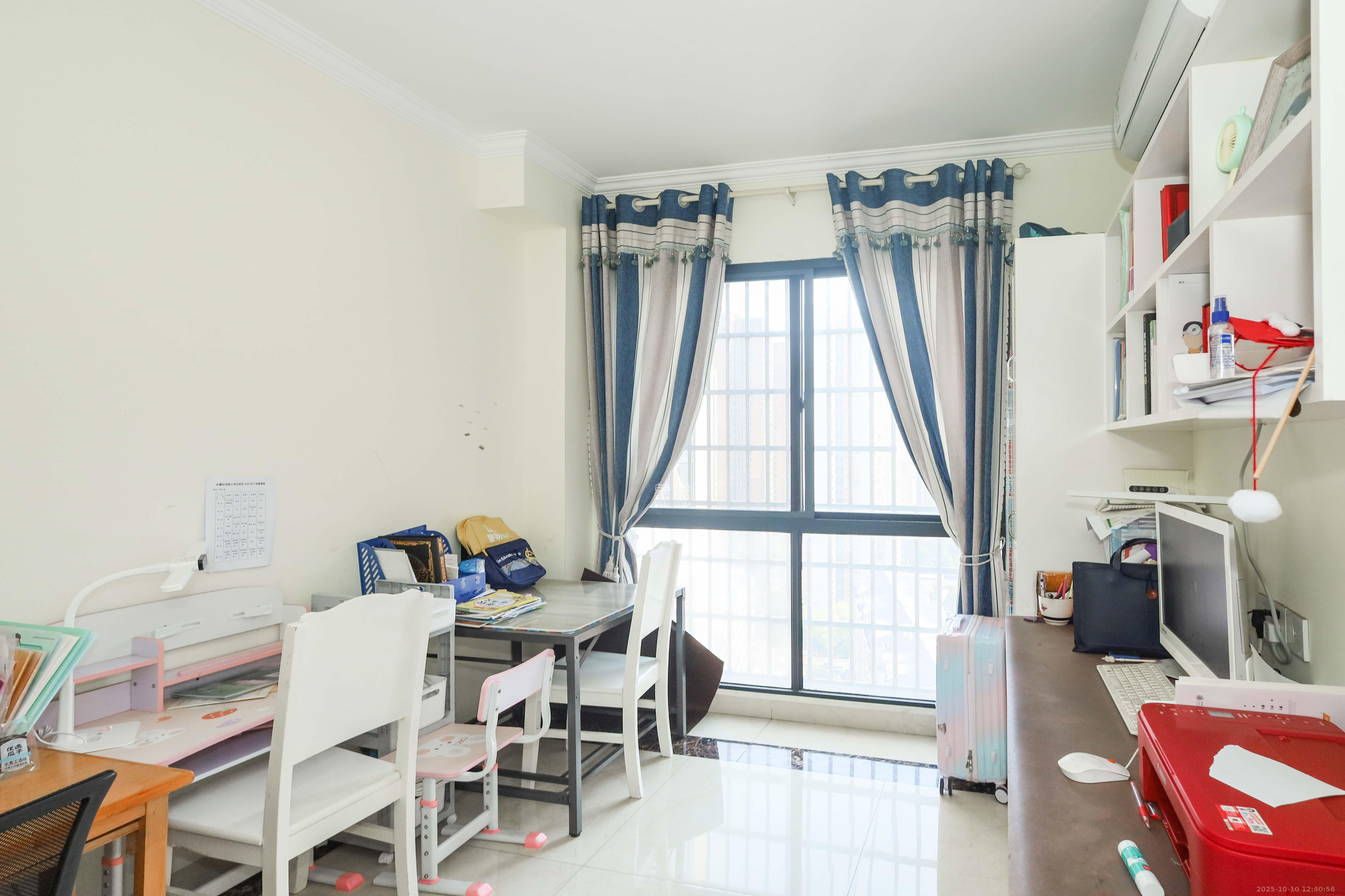 润芳园  4室2厅2卫    120.0万卧室