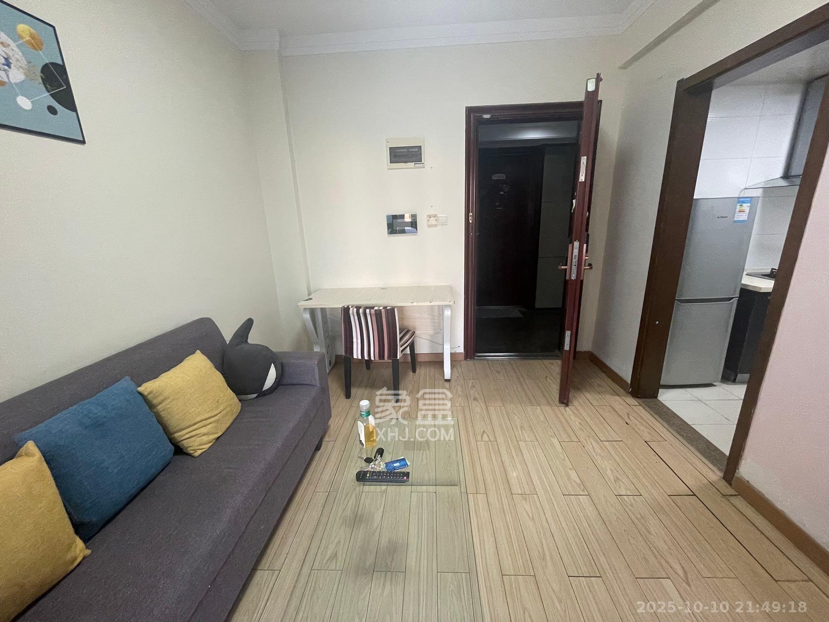 藏珑湖上国际花园 1室1厅1卫 1700.0元/月 藏珑湖上国际花园 1室1厅1卫 1700.0元/月室内图