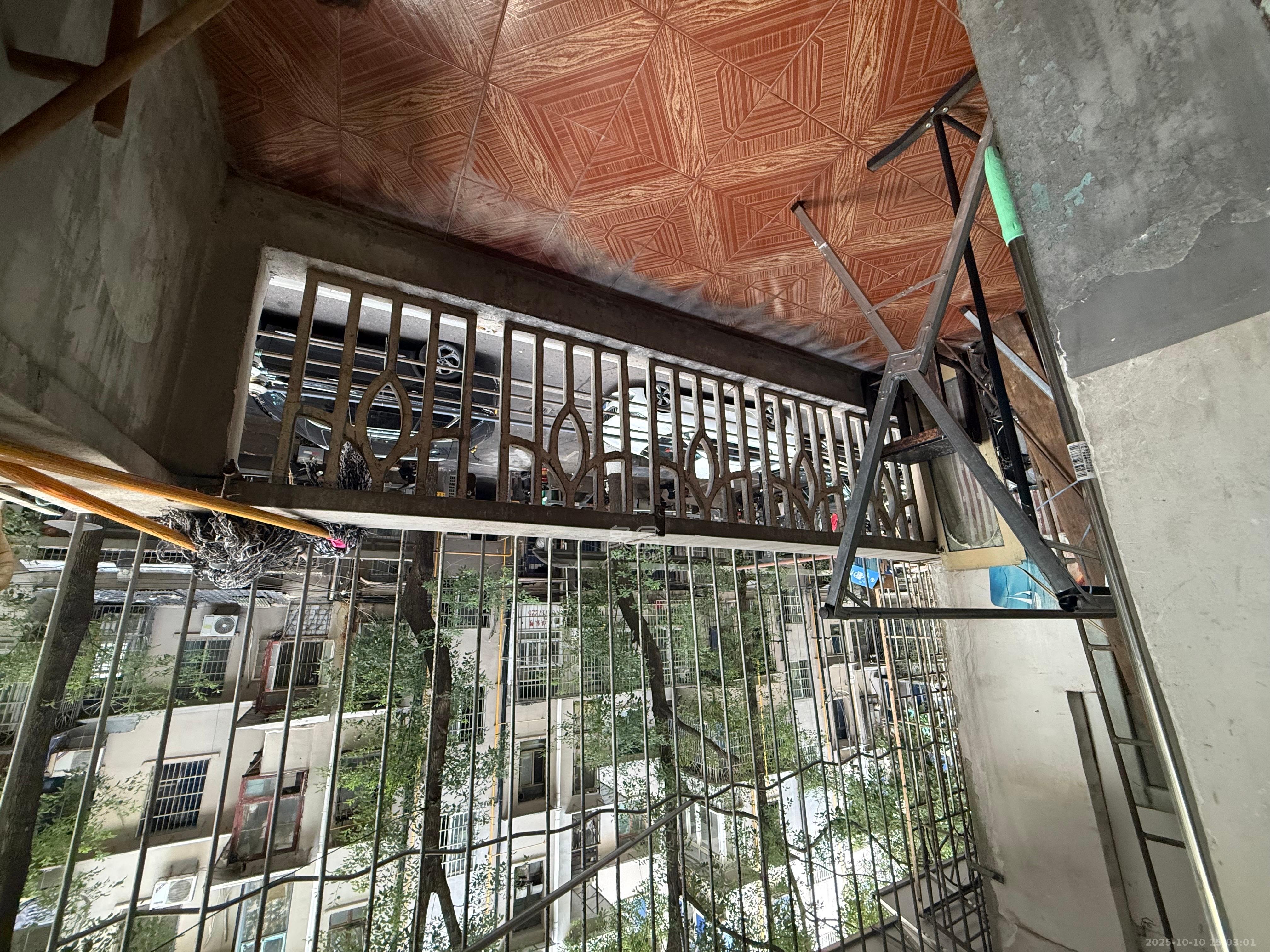 人民新村  3室1厅1卫    1400.0元/月 人民新村  3室1厅1卫    1400.0元/月室内图