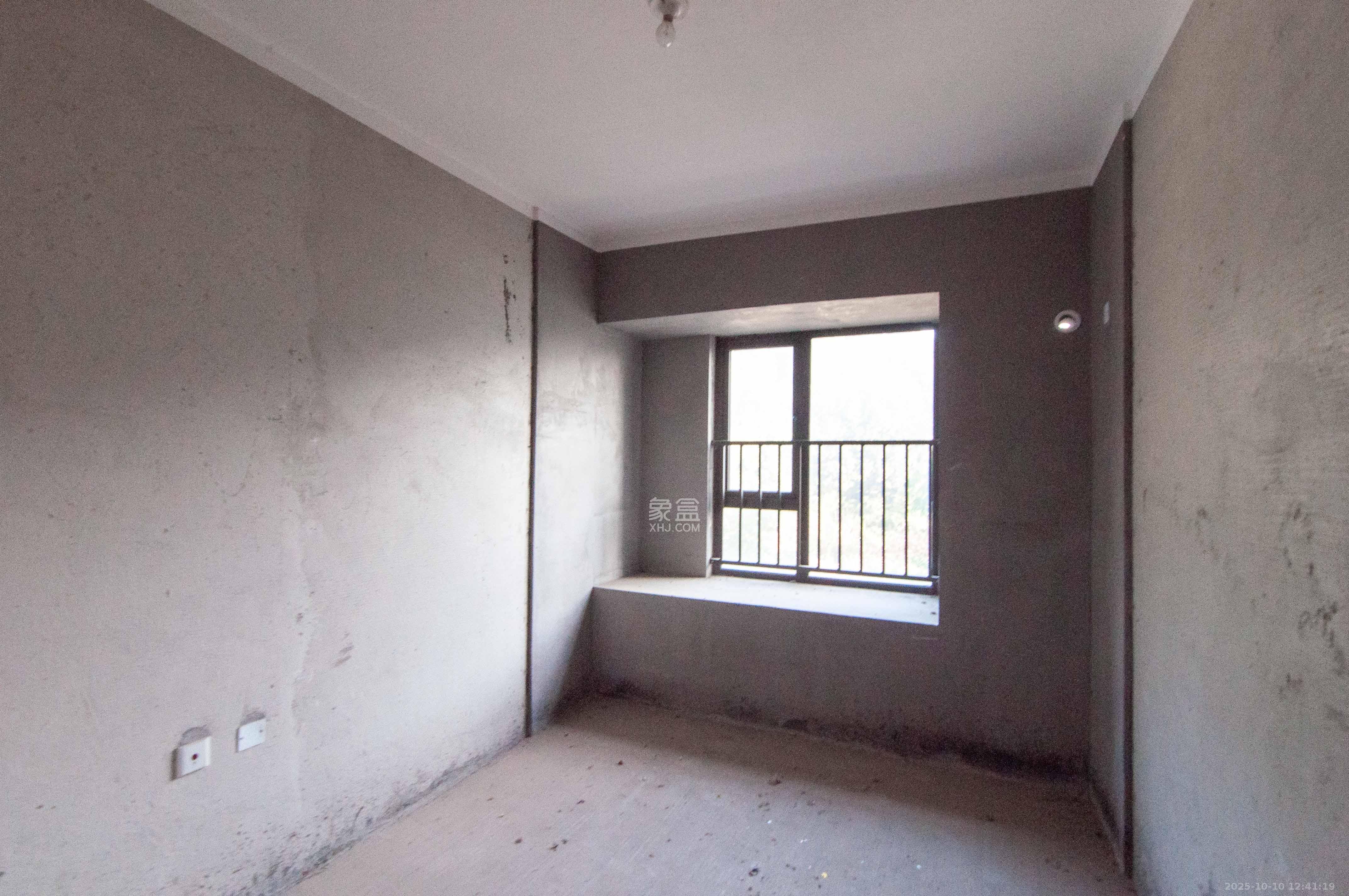 梅溪正荣府  4室2厅2卫    155.0万其他