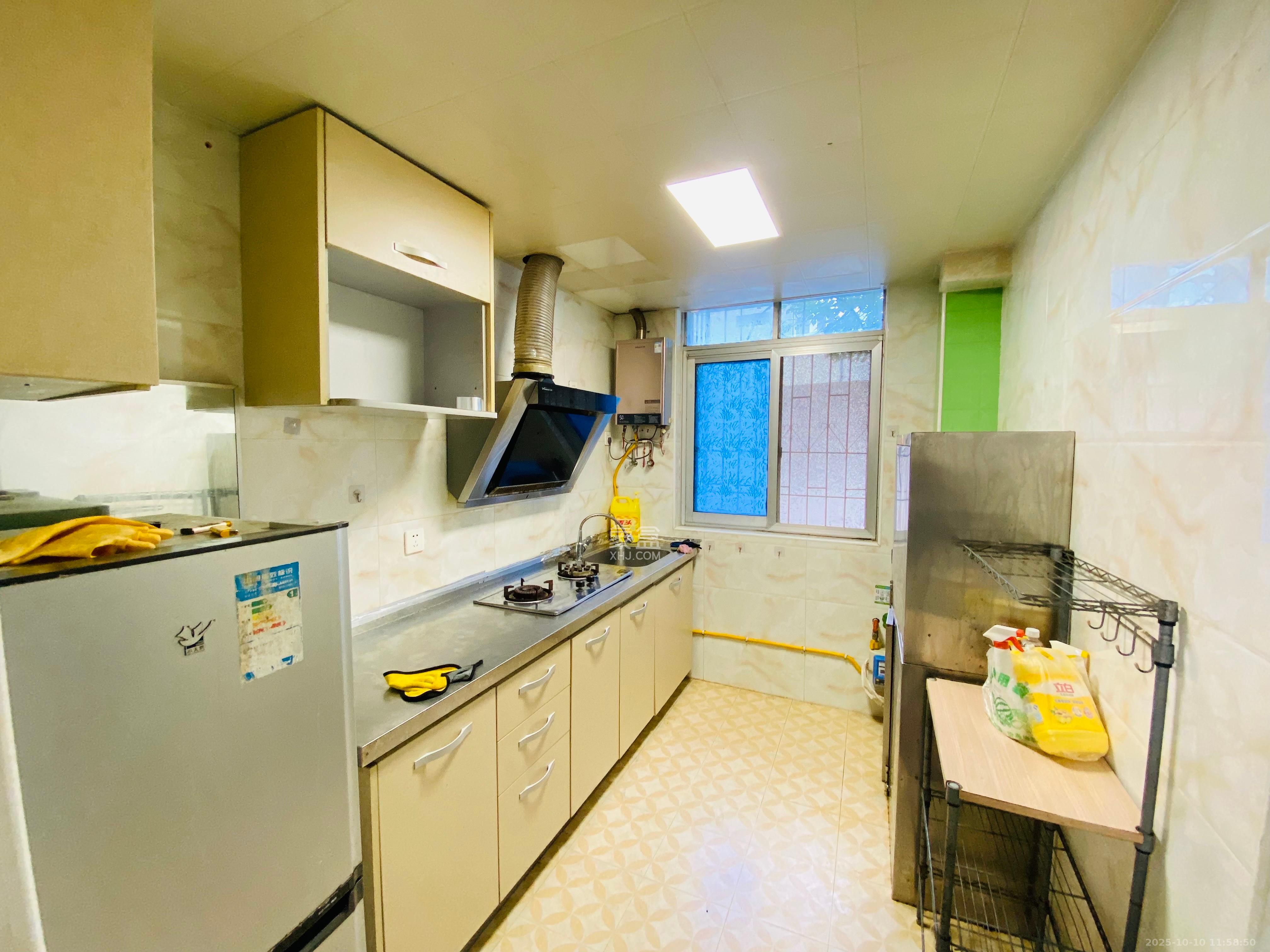 楚湘街二条巷散盘  2室1厅1卫    2100.0元/月室内图