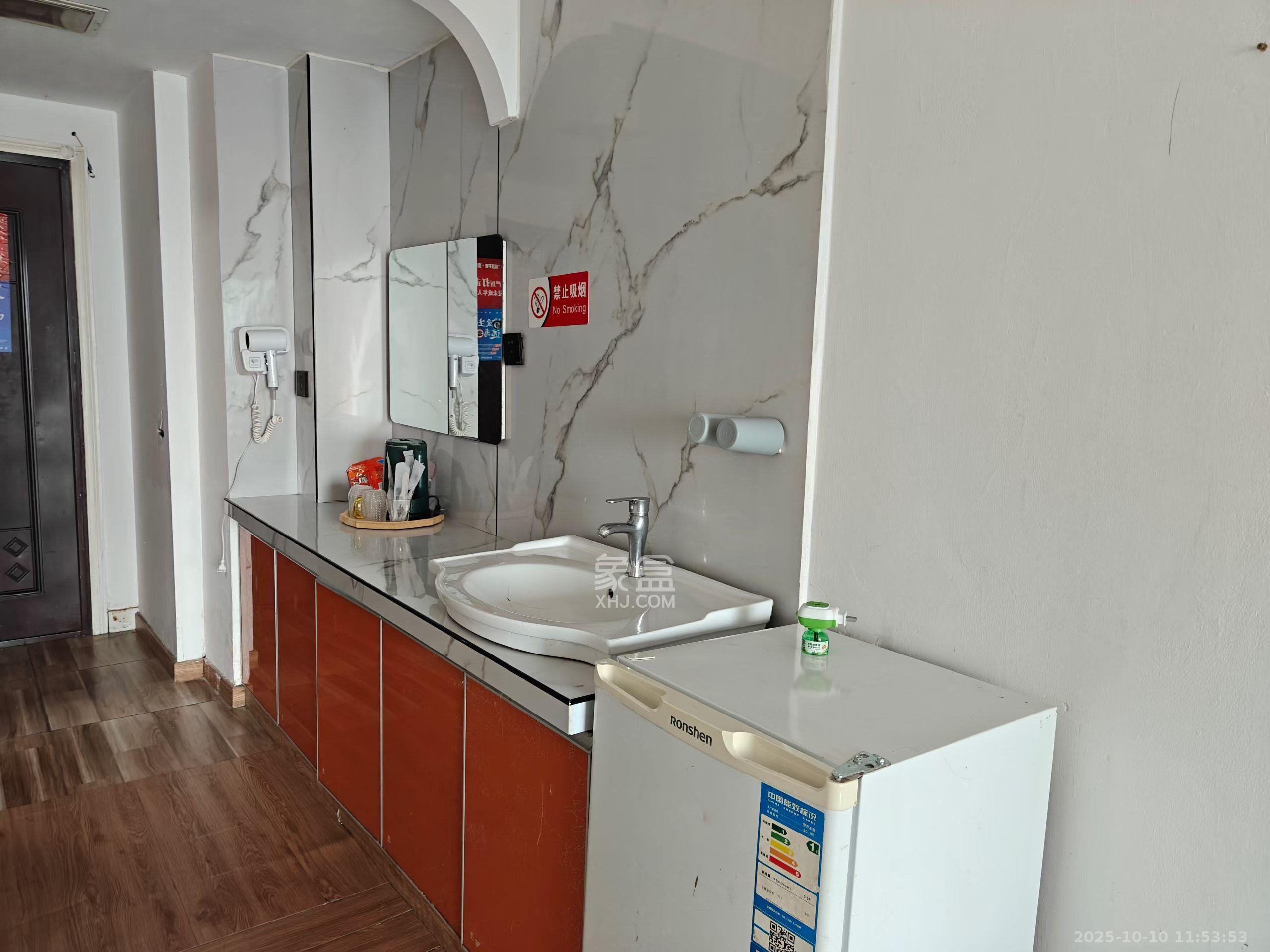 BOBO国际  1室1厅1卫    2100.0元/月 BOBO国际  1室1厅1卫    2100.0元/月室内图