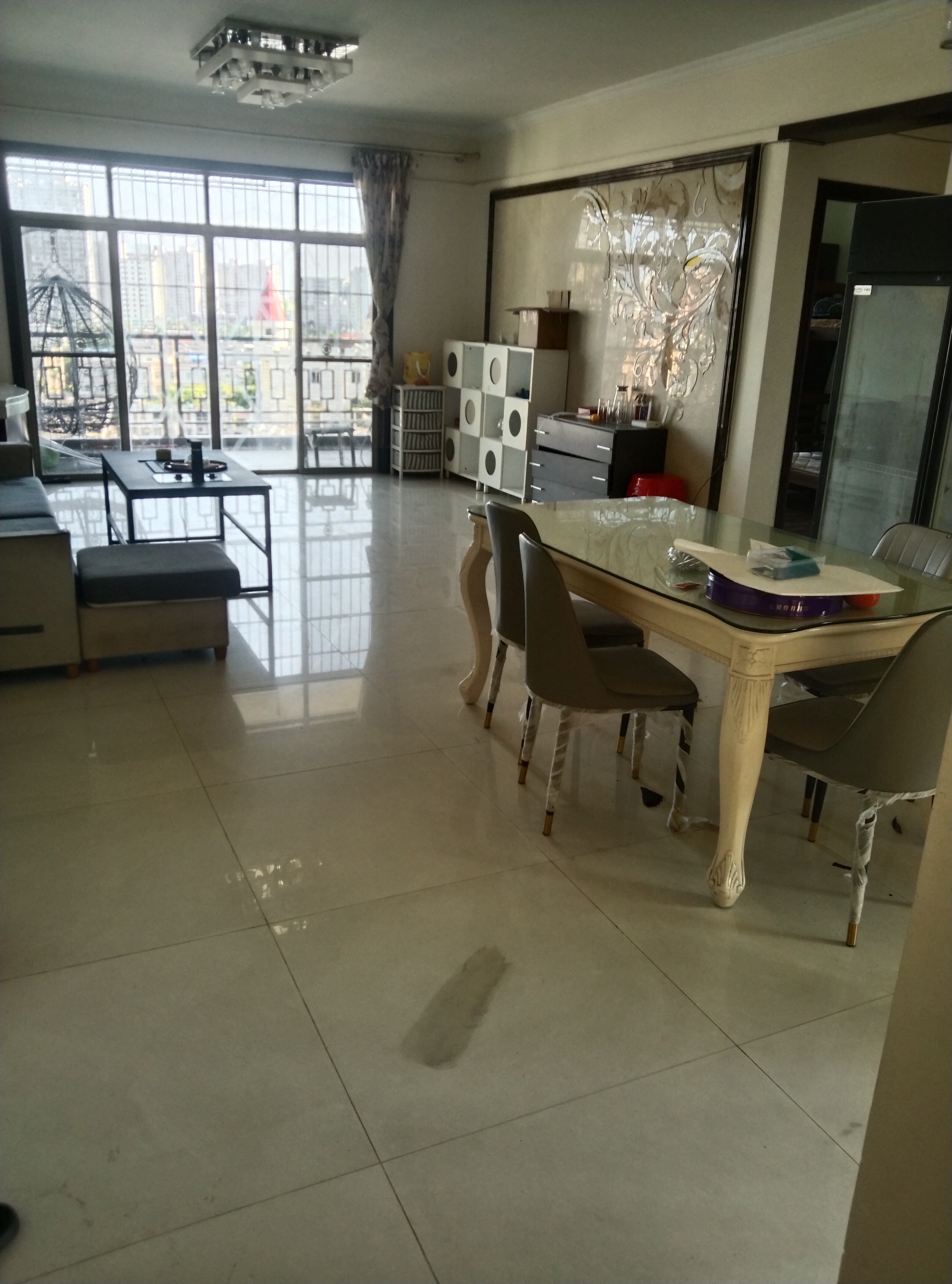 福隆公寓  4室2厅2卫    3000.0元/月室内图