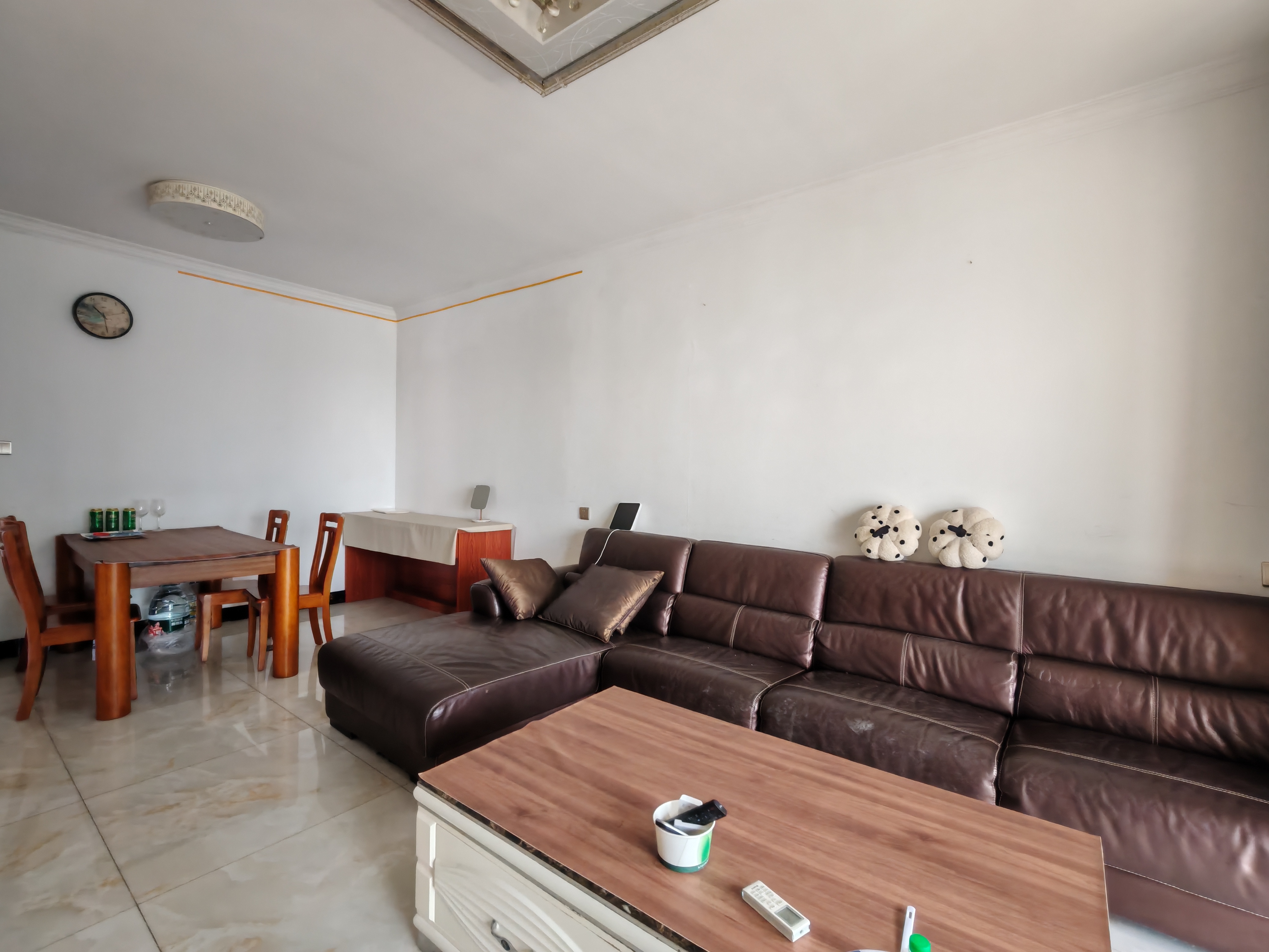 海阔天空-国瑞城一期(名仕苑) 2室2厅1卫 3300.0元/月 海阔天空-国瑞城一期(名仕苑) 2室2厅1卫 3300.0元/月室内图