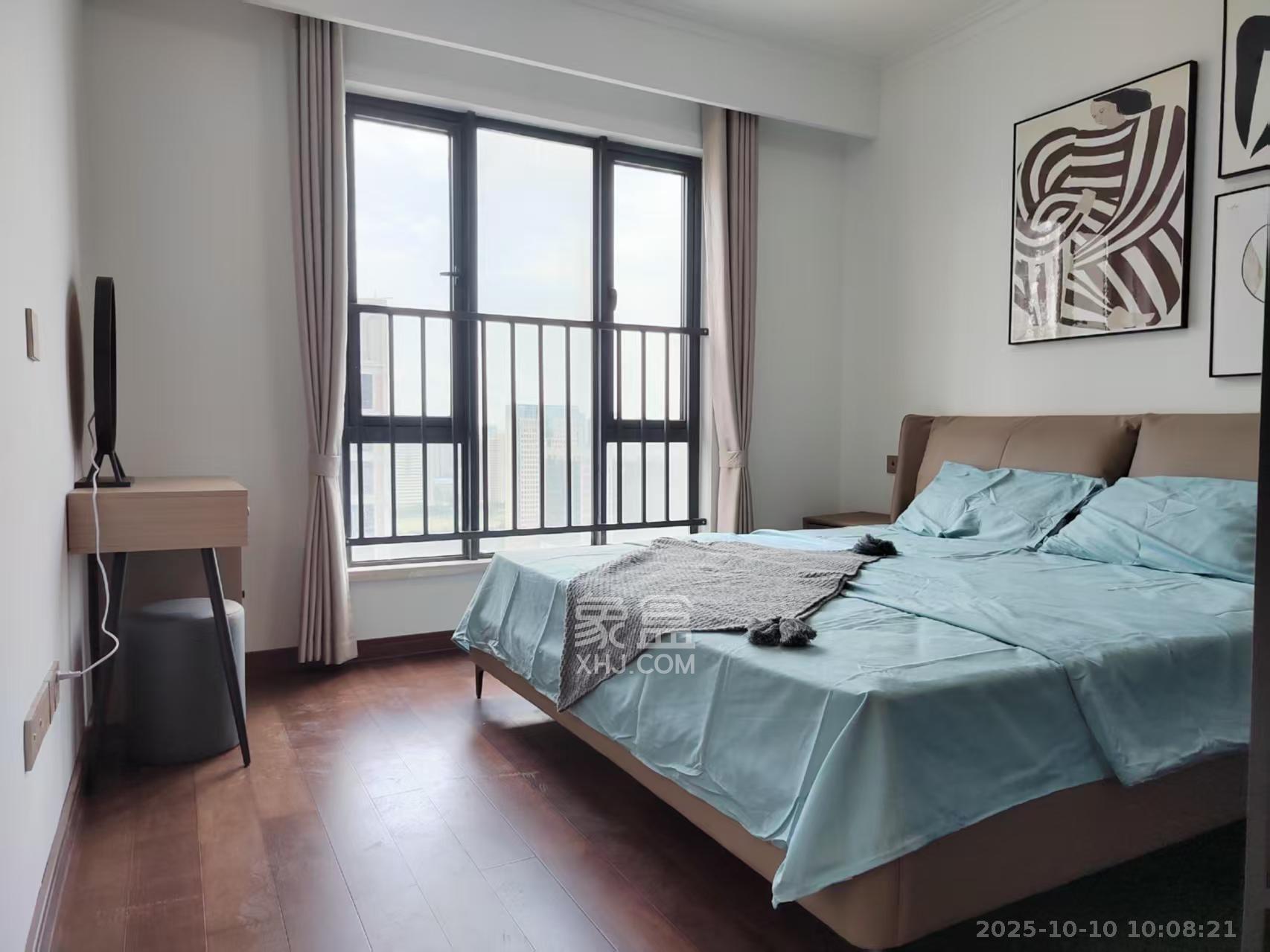 绿地商务广场  1室1厅1卫    2000.0元/月室内图