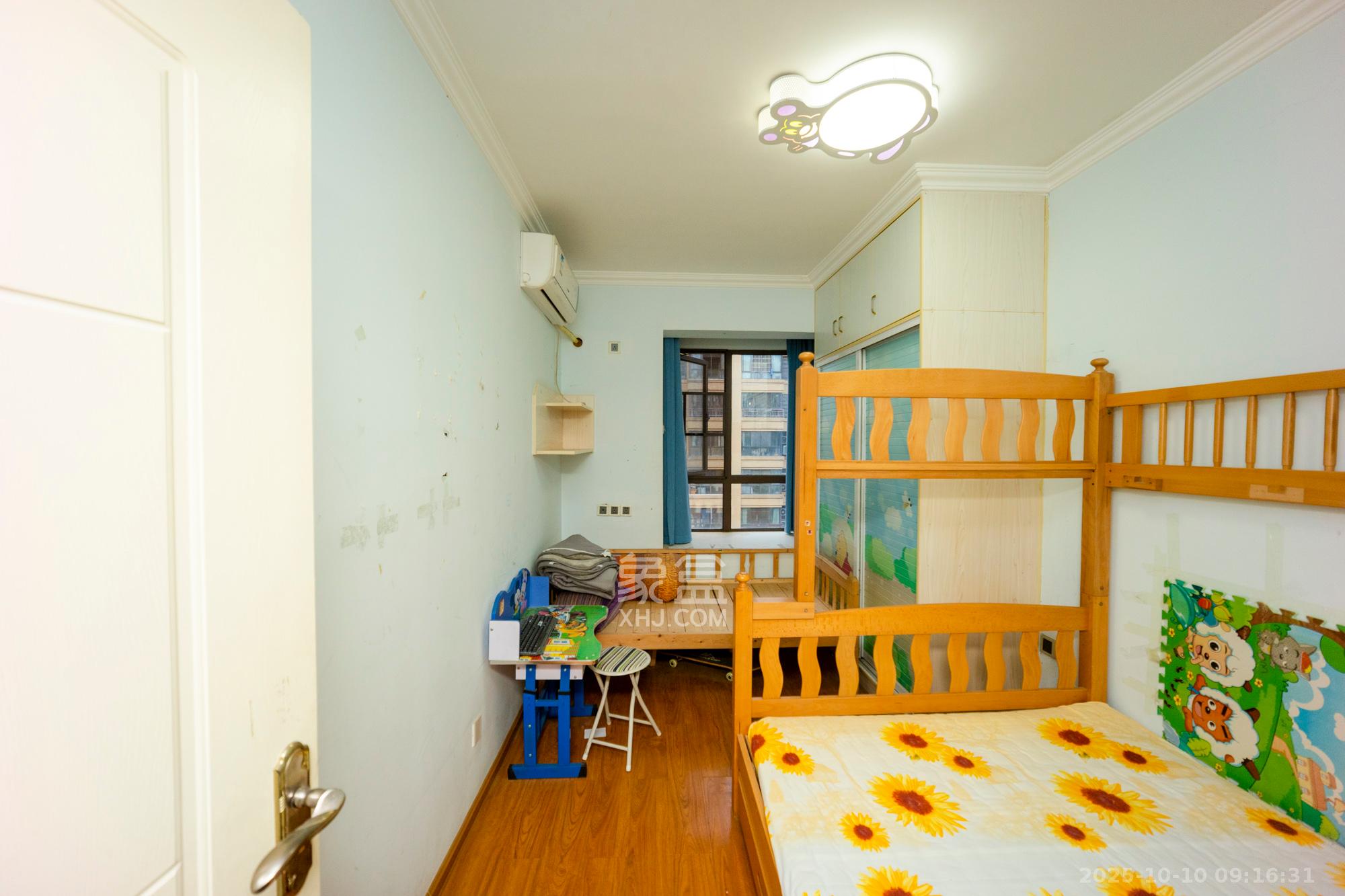 山语城二期 1室2厅1卫 73.0万 山语城二期 1室2厅1卫 73.0万卧室