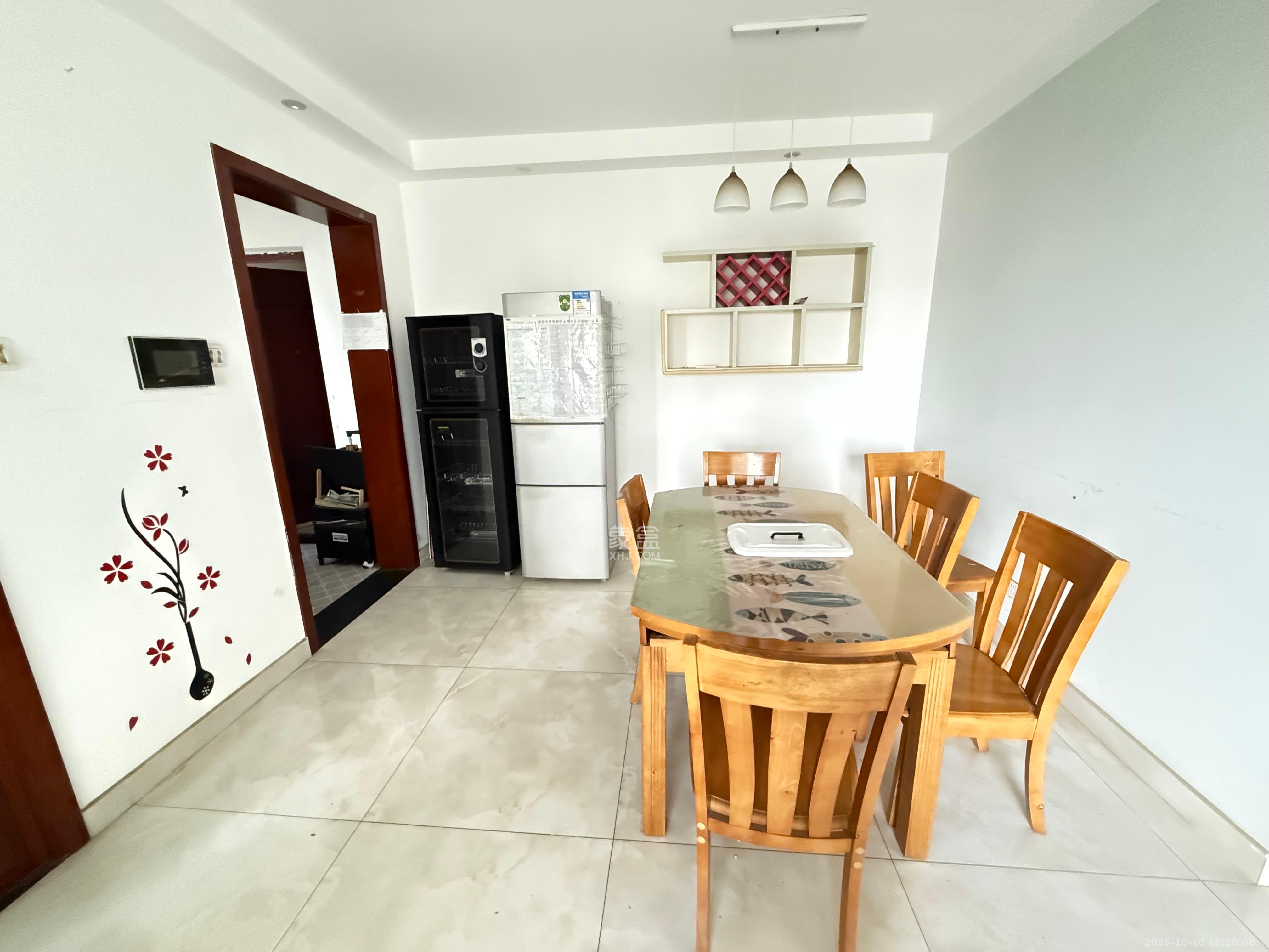 好莱城(弘德西街) 3室2厅1卫 2100.0元/月 好莱城(弘德西街) 3室2厅1卫 2100.0元/月室内图