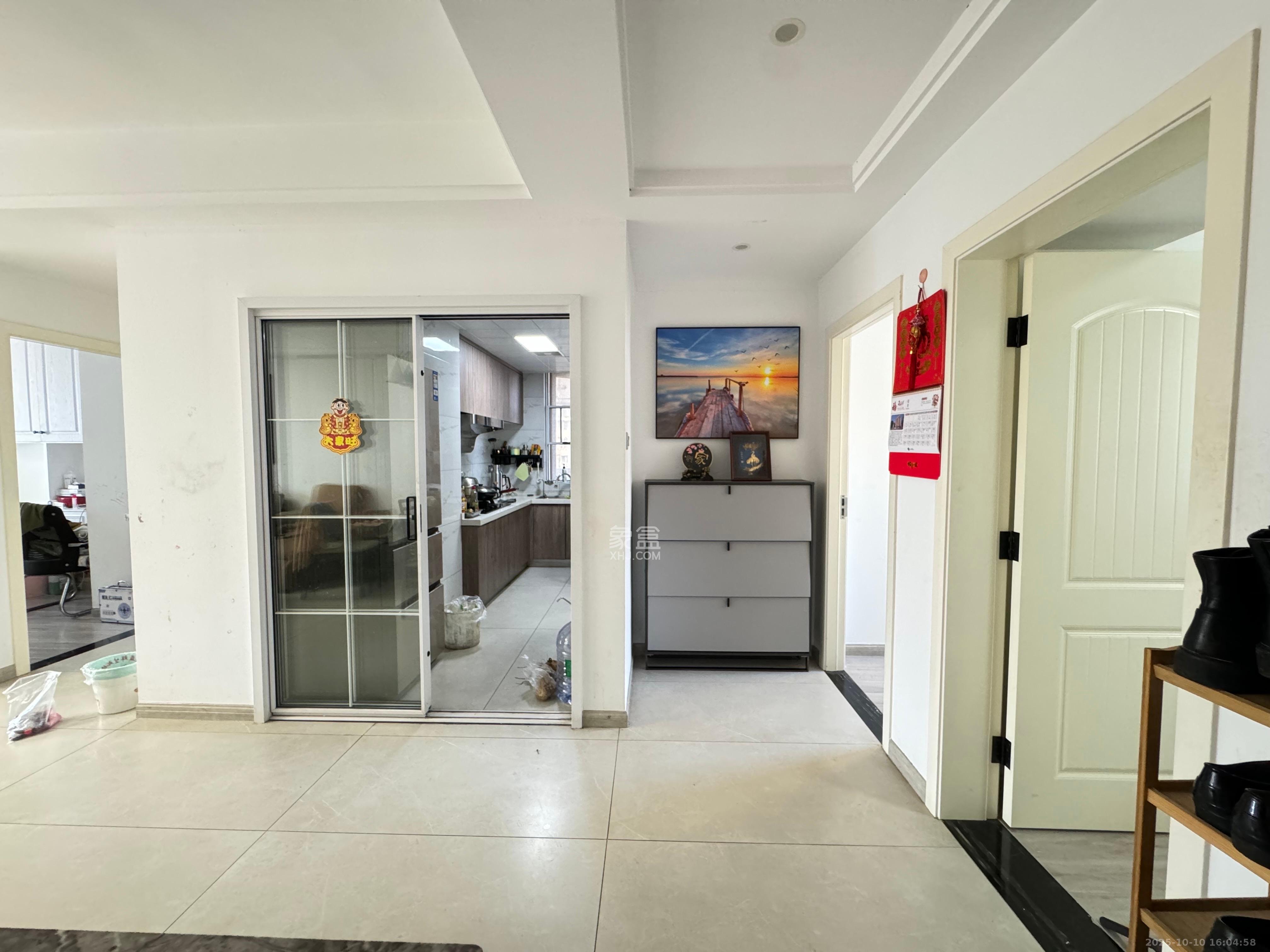 芙蓉万国城MOMA（卓越汇富苑）  4室2厅2卫    3200.0元/月室内图