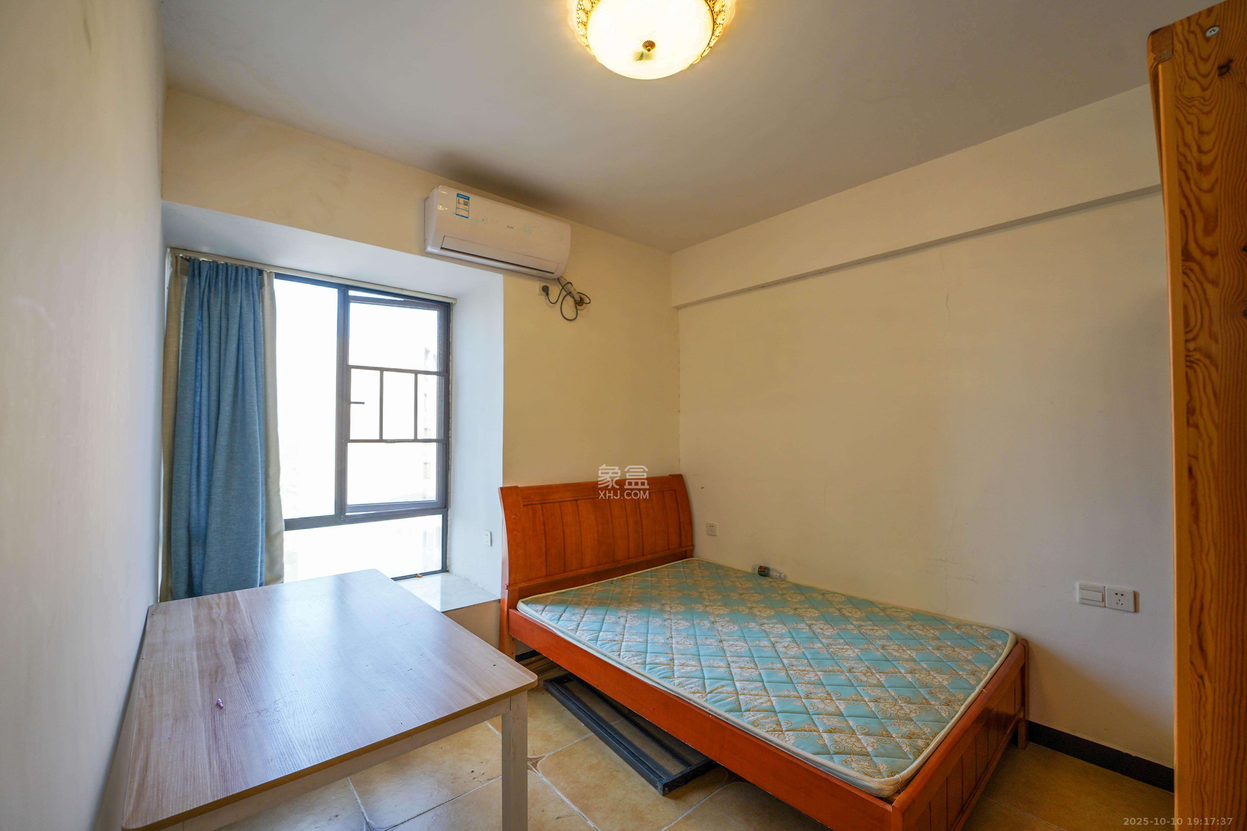 汇金城/嘉华城（二期、三期）  3室2厅2卫    118.0万卧室