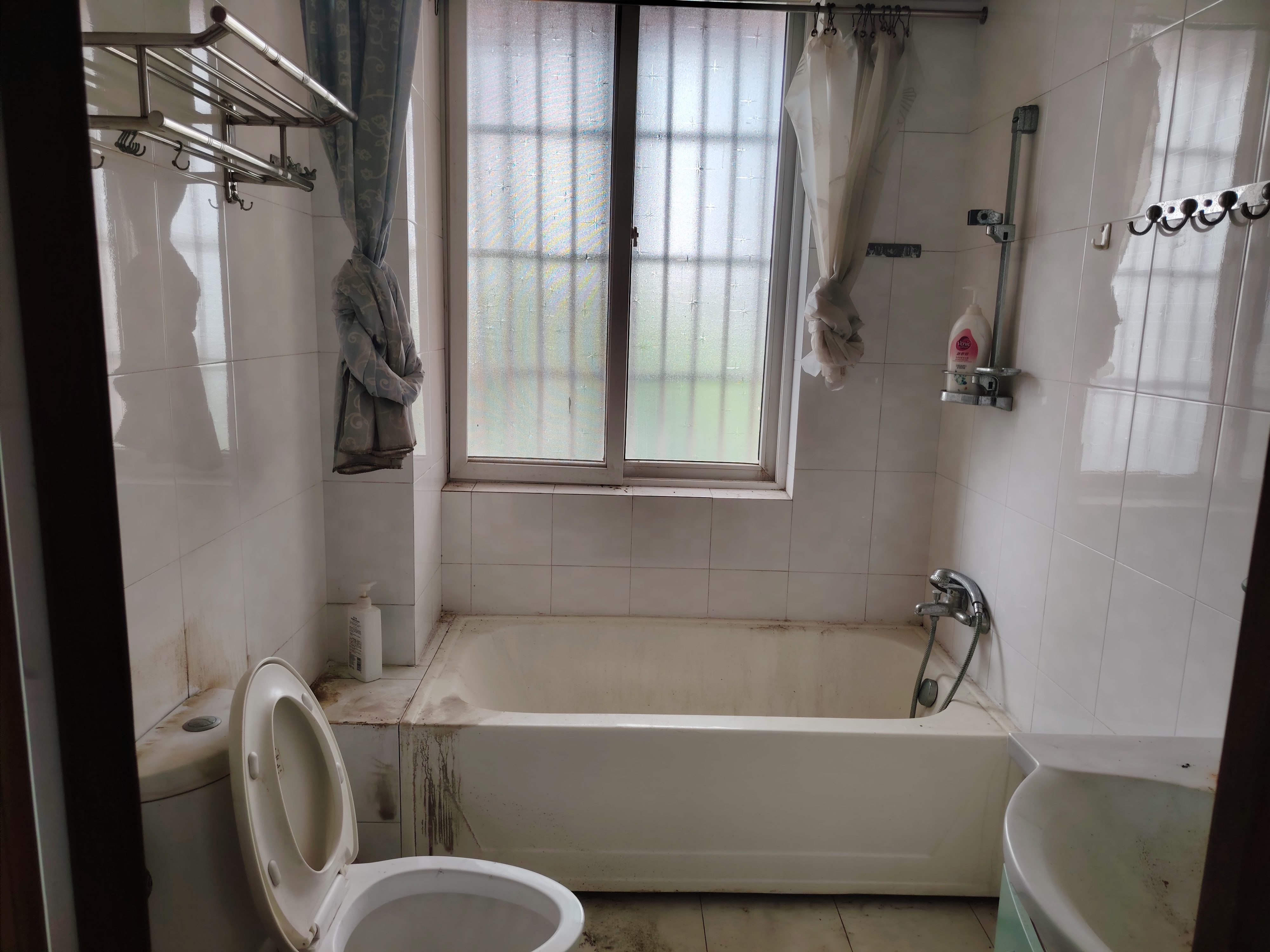 顺发新村 6室4厅3卫 5000.0元/月 顺发新村 6室4厅3卫 5000.0元/月室内图