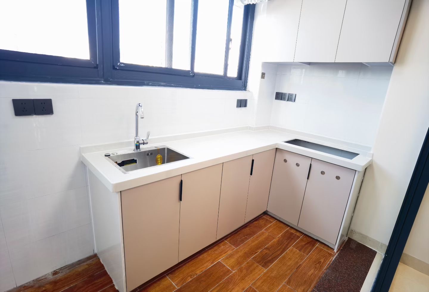 锦江丽都  2室2厅1卫    75.0万客厅