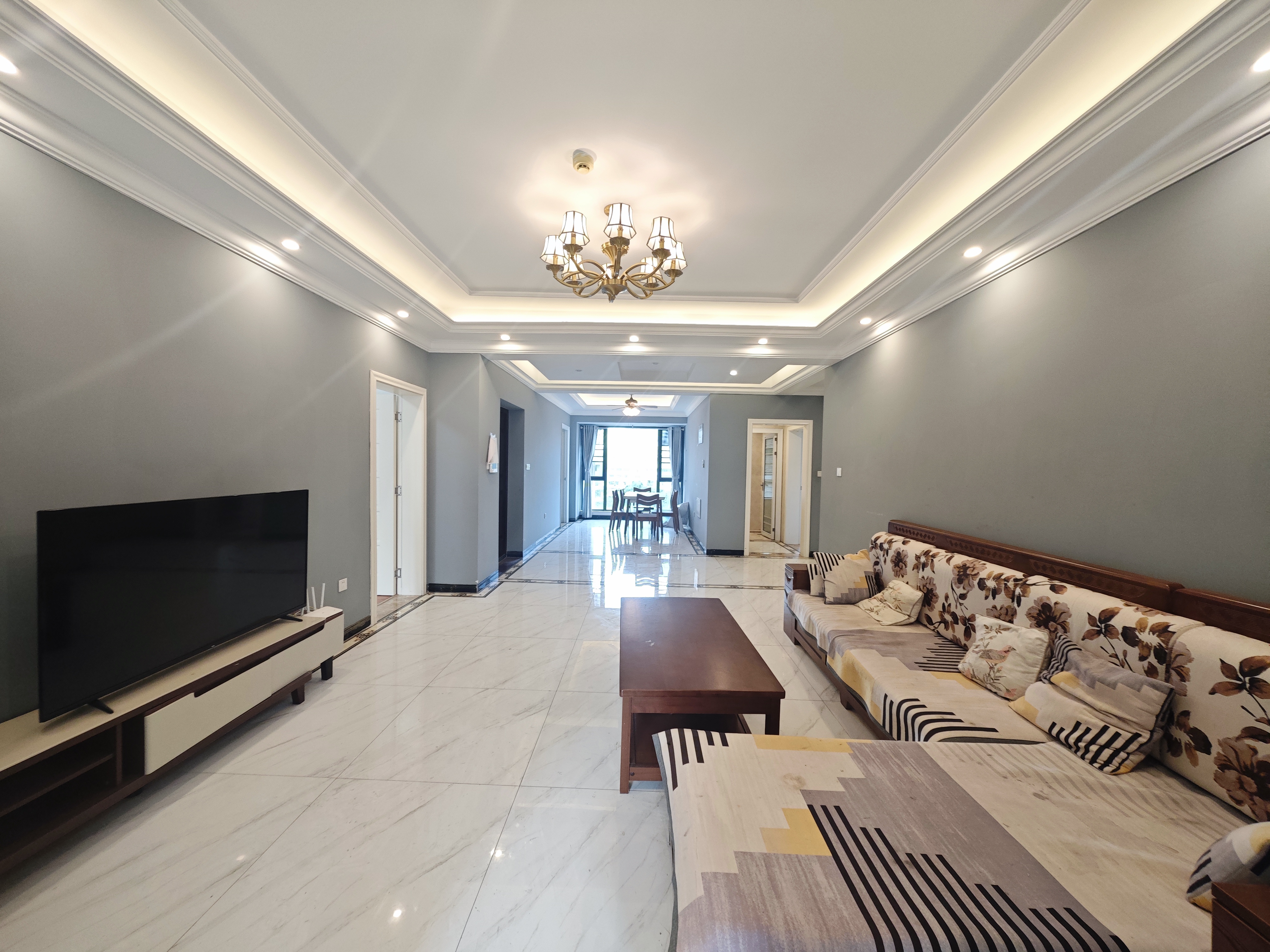 海航豪庭北苑  3室2厅2卫    5000.0元/月室内图