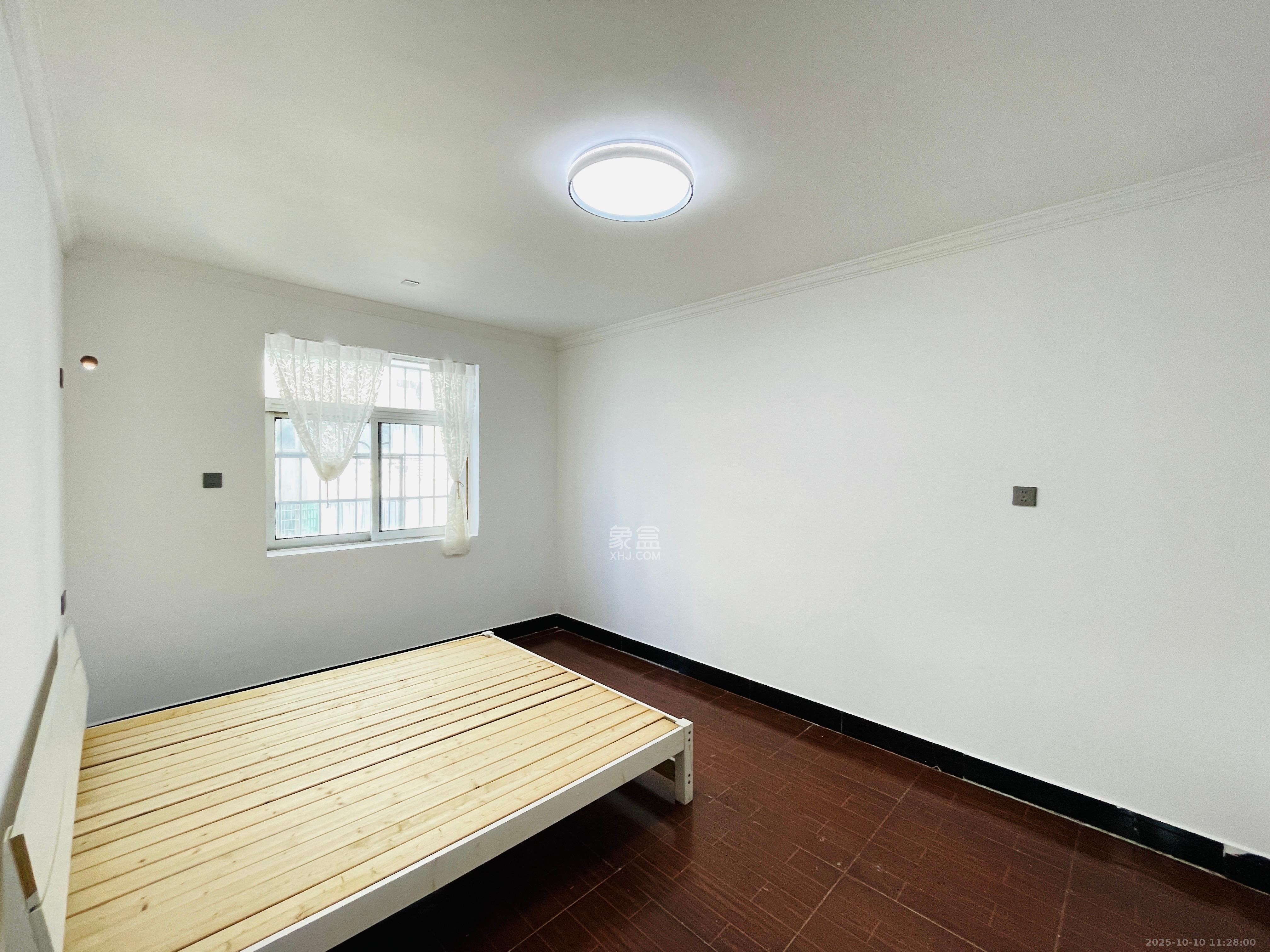 远东公寓  4室1厅2卫    2900.0元/月 远东公寓  4室1厅2卫    2900.0元/月室内图