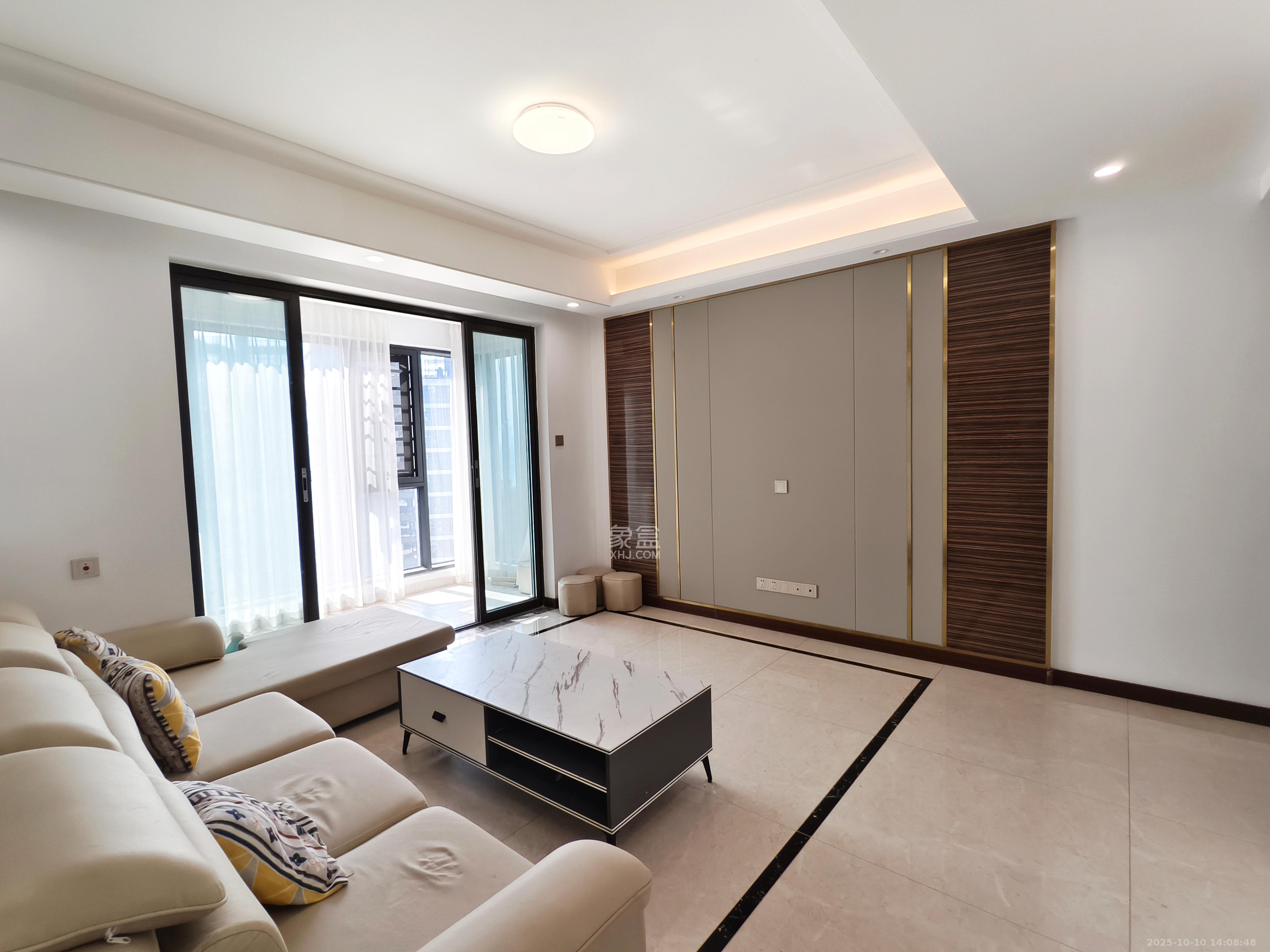 中欣楚天御府E区  3室2厅2卫    4000.0元/月室内图