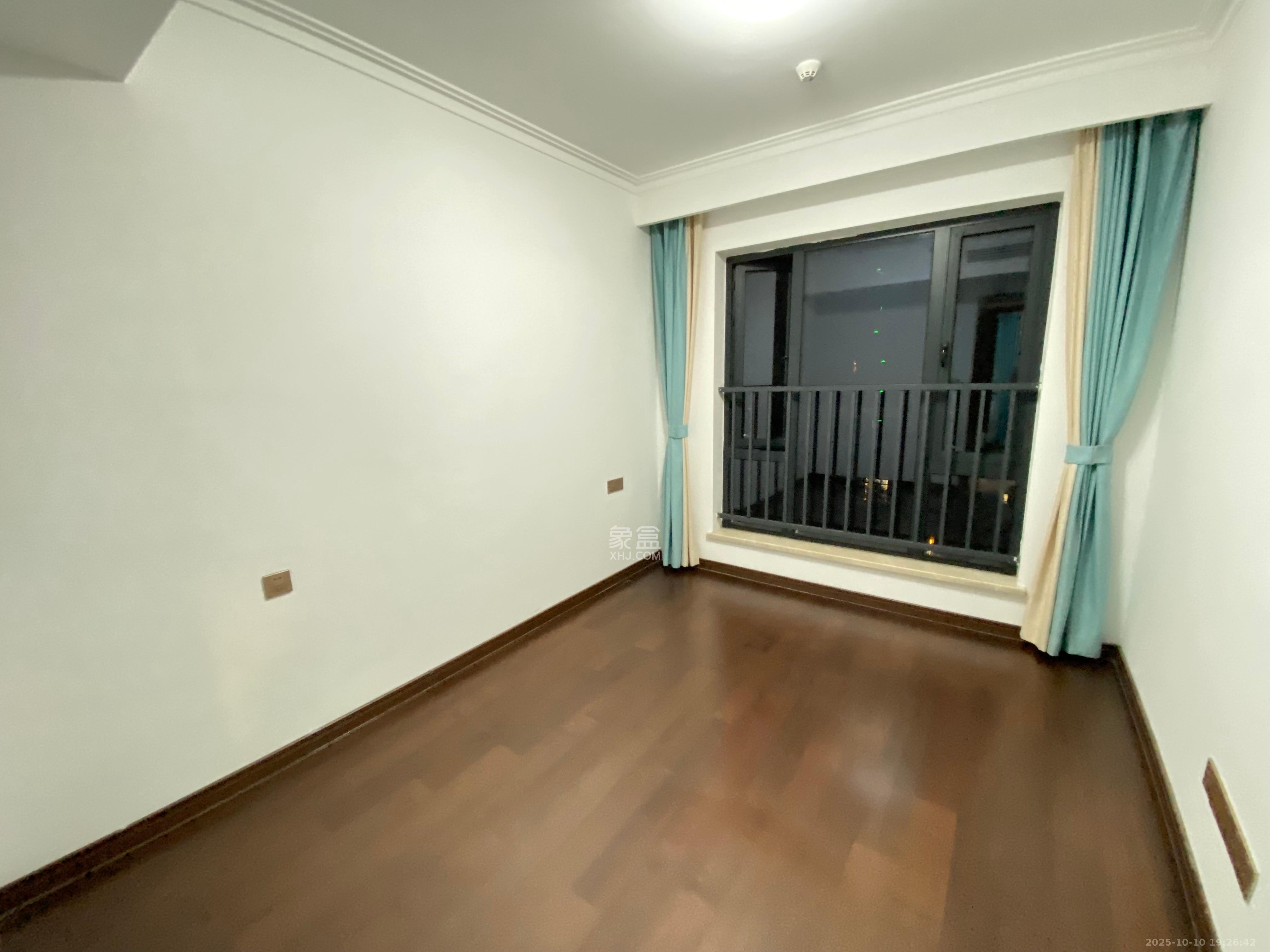 绿地长沙城际空间站(绿地新里佳苑)  3室2厅2卫    3200.0元/月 绿地长沙城际空间站(绿地新里佳苑)  3室2厅2卫    3200.0元/月室内图