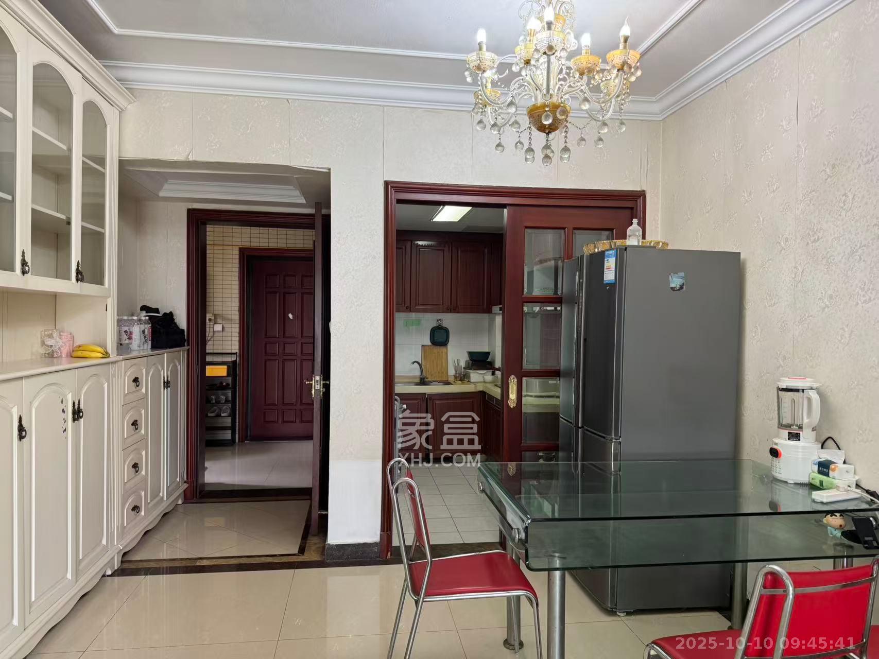 恒大城 1室2厅1卫 1900.0元/月 恒大城 1室2厅1卫 1900.0元/月室内图