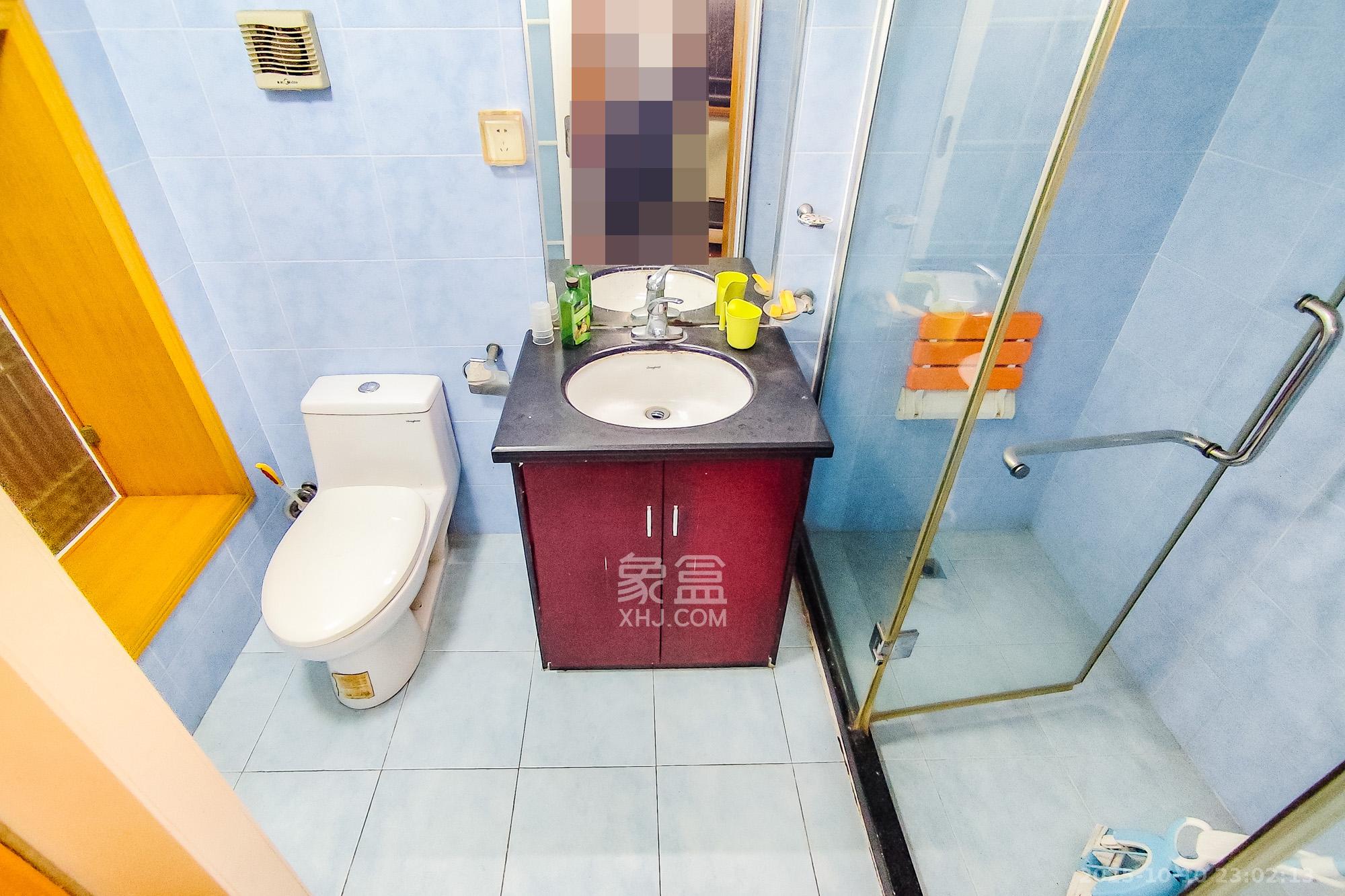 恒鑫澜北湾  3室2厅2卫    125.0万卫生间