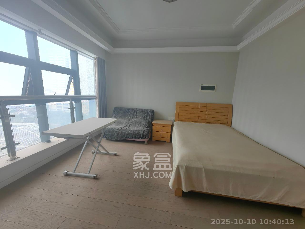 壹号公馆  1室1厅1卫    2200.0元/月室内图