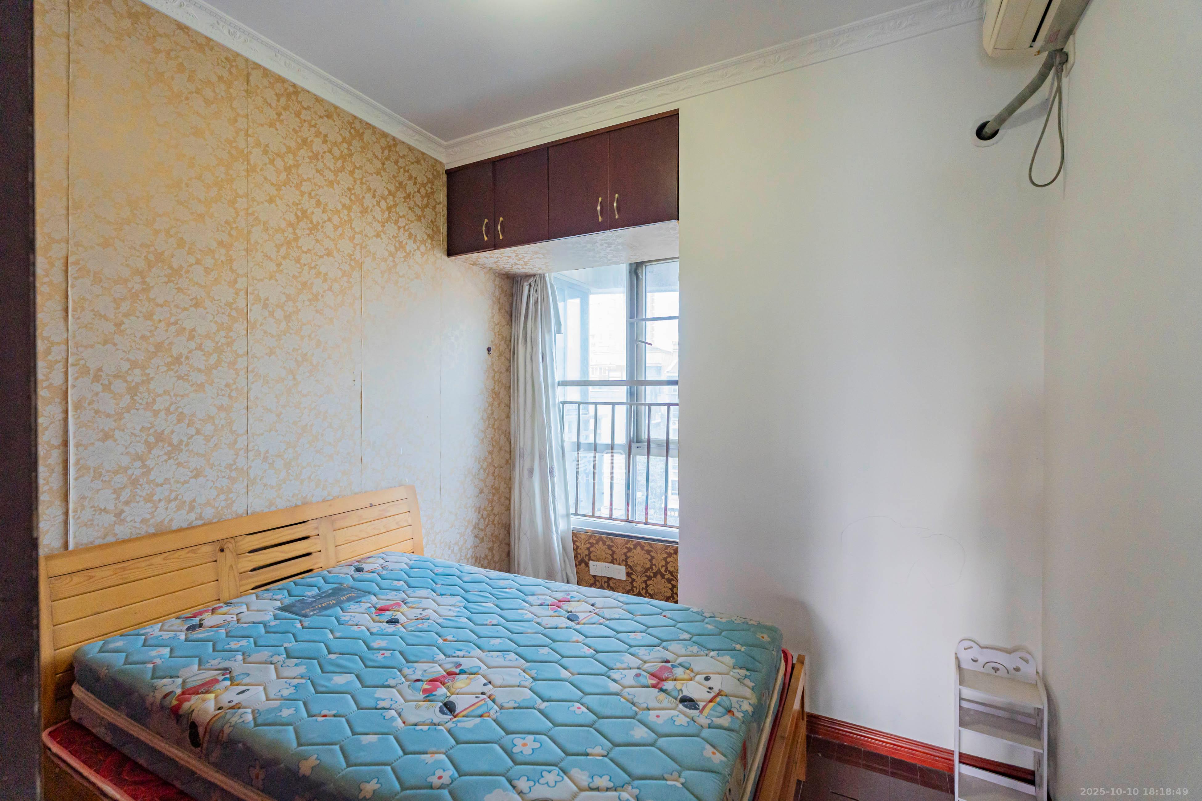 凯乐国际城 2室2厅1卫 90.0万 凯乐国际城 2室2厅1卫 90.0万卧室