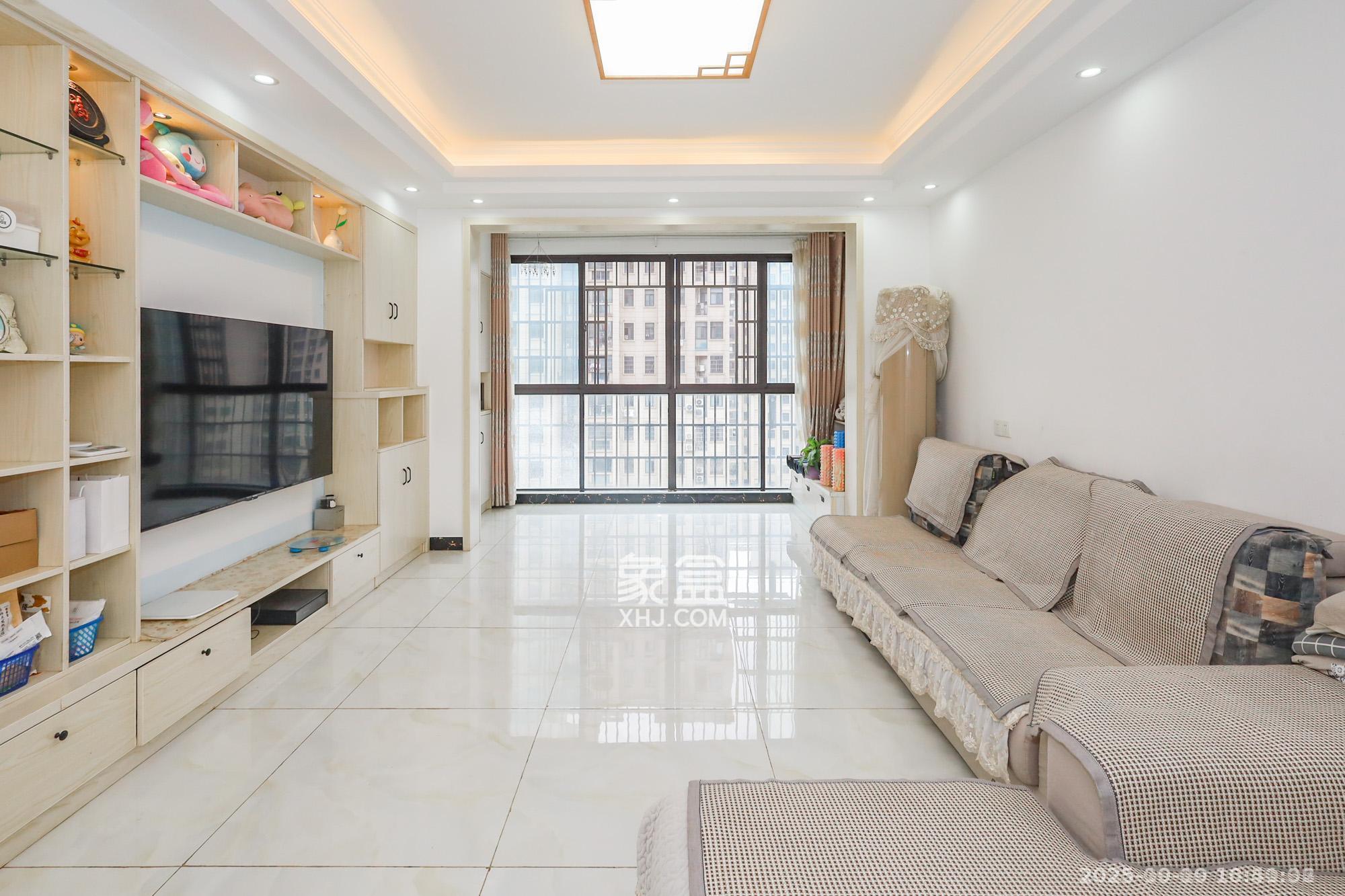 阳光丽城二期 4室2厅2卫 4000.0元/月 阳光丽城二期 4室2厅2卫 4000.0元/月室内图